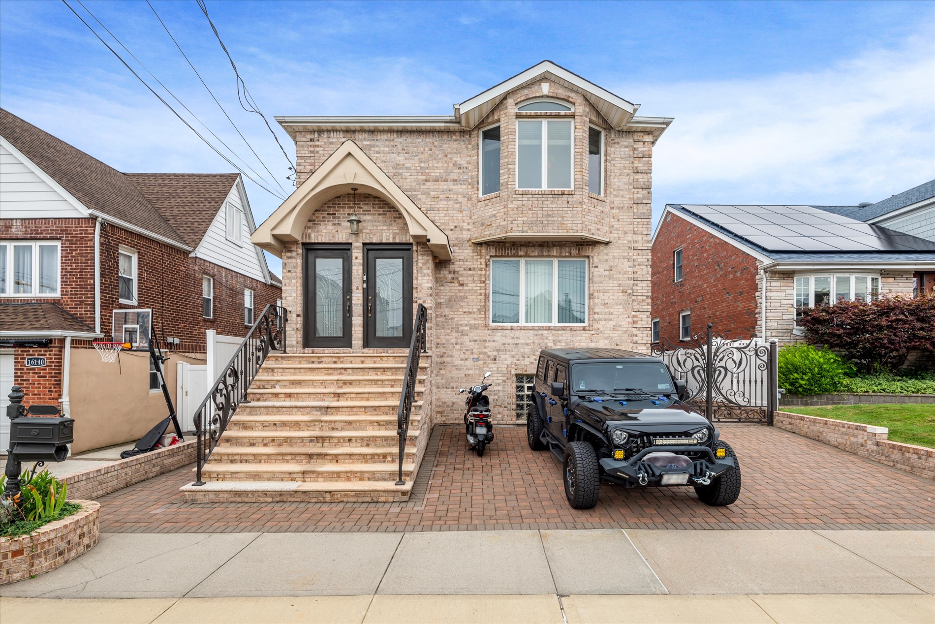 Howard Beach, New York, 11414, United States, 5 Bedrooms Bedrooms, ,4 BathroomsBathrooms,Residential,For Sale,1941286