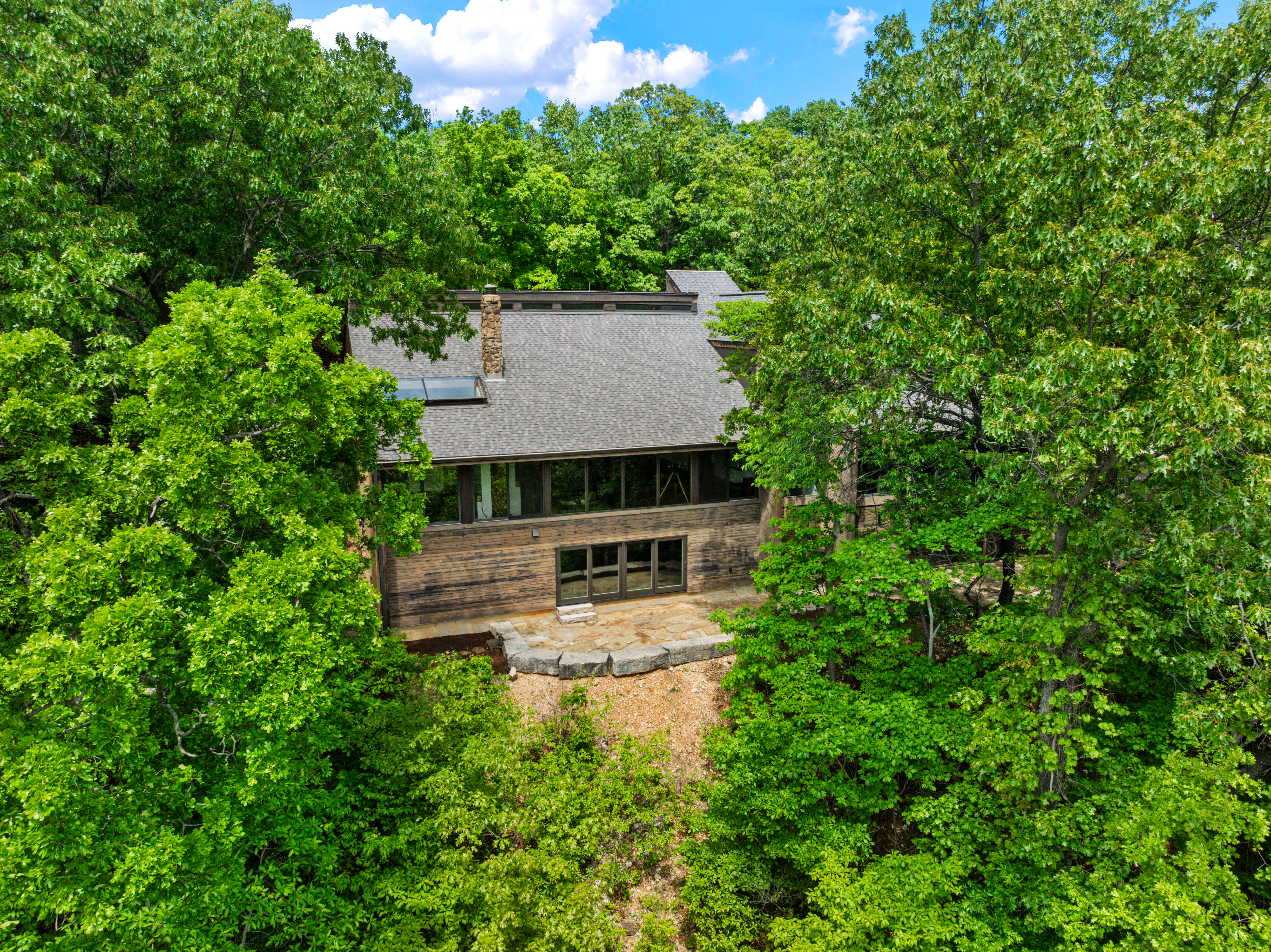  Striking Custom Home Set on 3.49 Private Acres in Wildwood - 物件實景