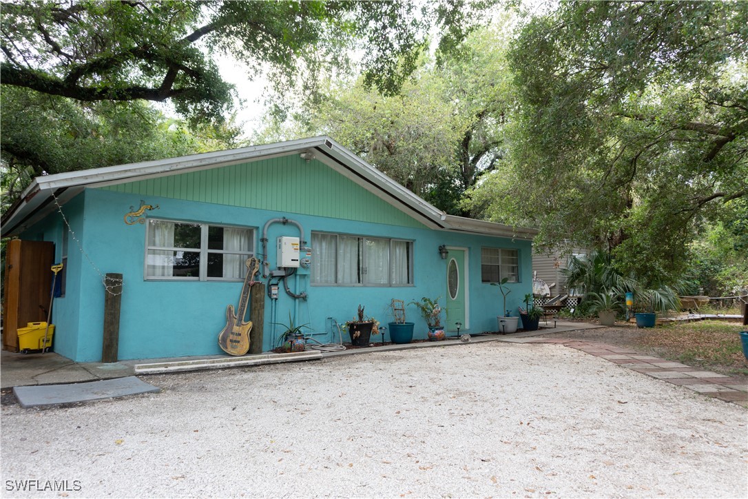Fort Myers, Florida, 33916, United States, 4 Bedrooms Bedrooms, ,5 BathroomsBathrooms,Residential,For Sale,1975141