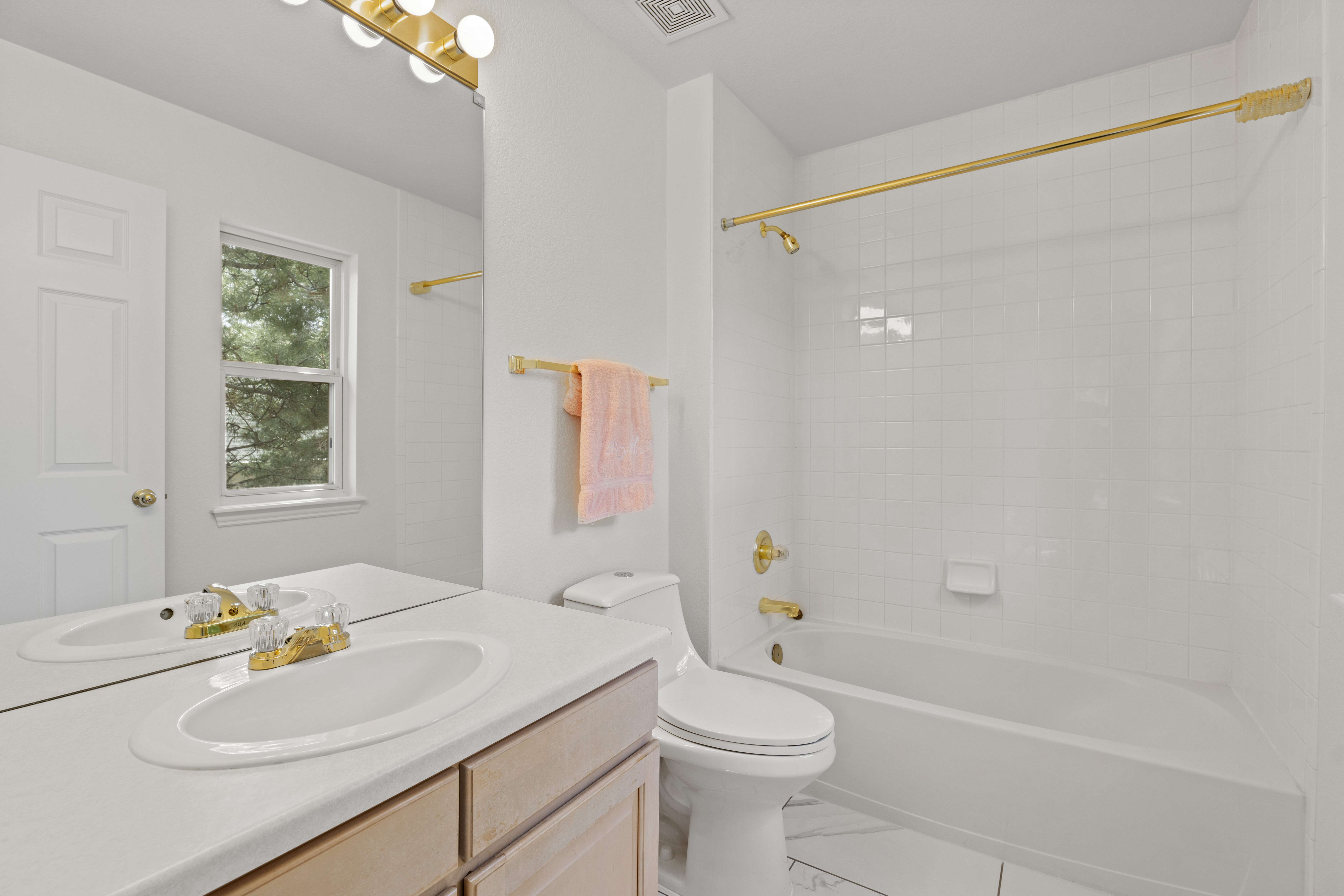  1011 South Valentia Street, Denver, CO 80247 - 物件實景