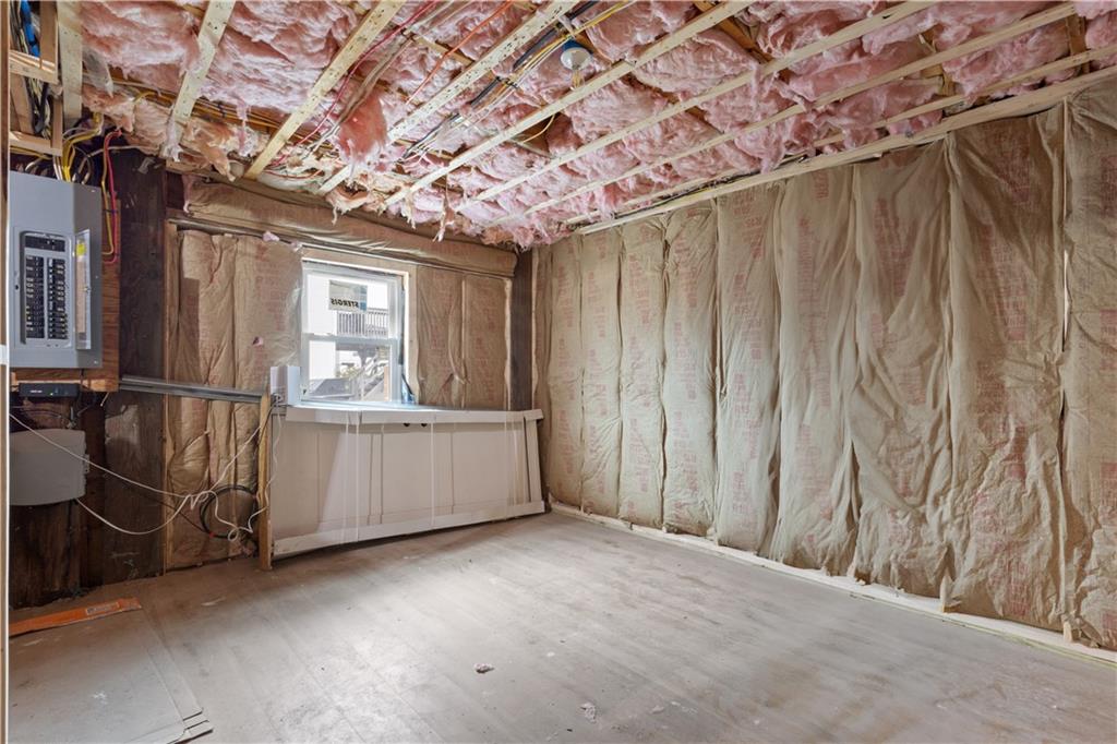 Westerly, Rhode Island, 02891, United States, 3 Bedrooms Bedrooms, ,3 BathroomsBathrooms,Residential,For Sale,2048219