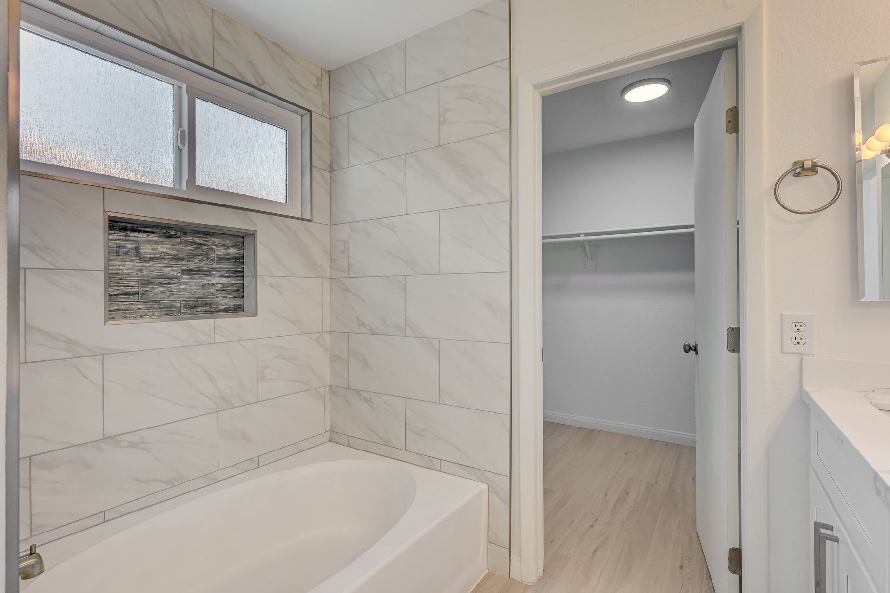  Newly Updated 3 Bed 2 Bath - 物件實景