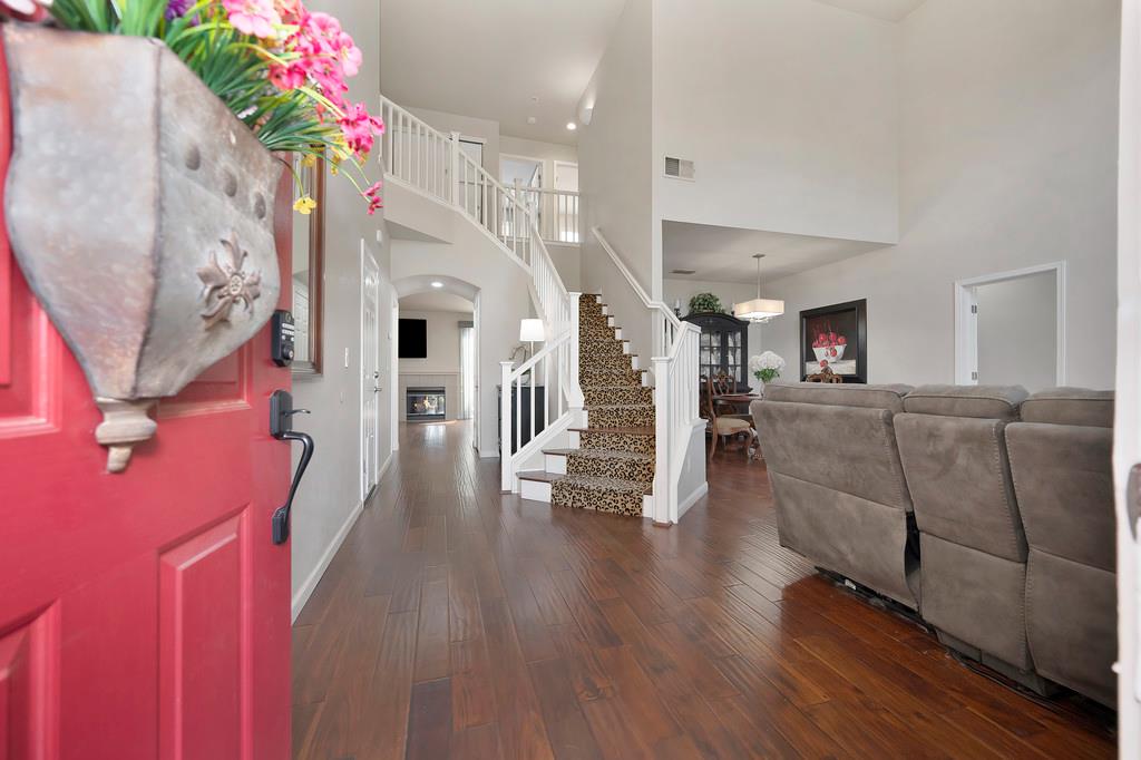Roseville, California, 95747, United States, 6 Bedrooms Bedrooms, ,4 BathroomsBathrooms,Residential,For Sale,1940337