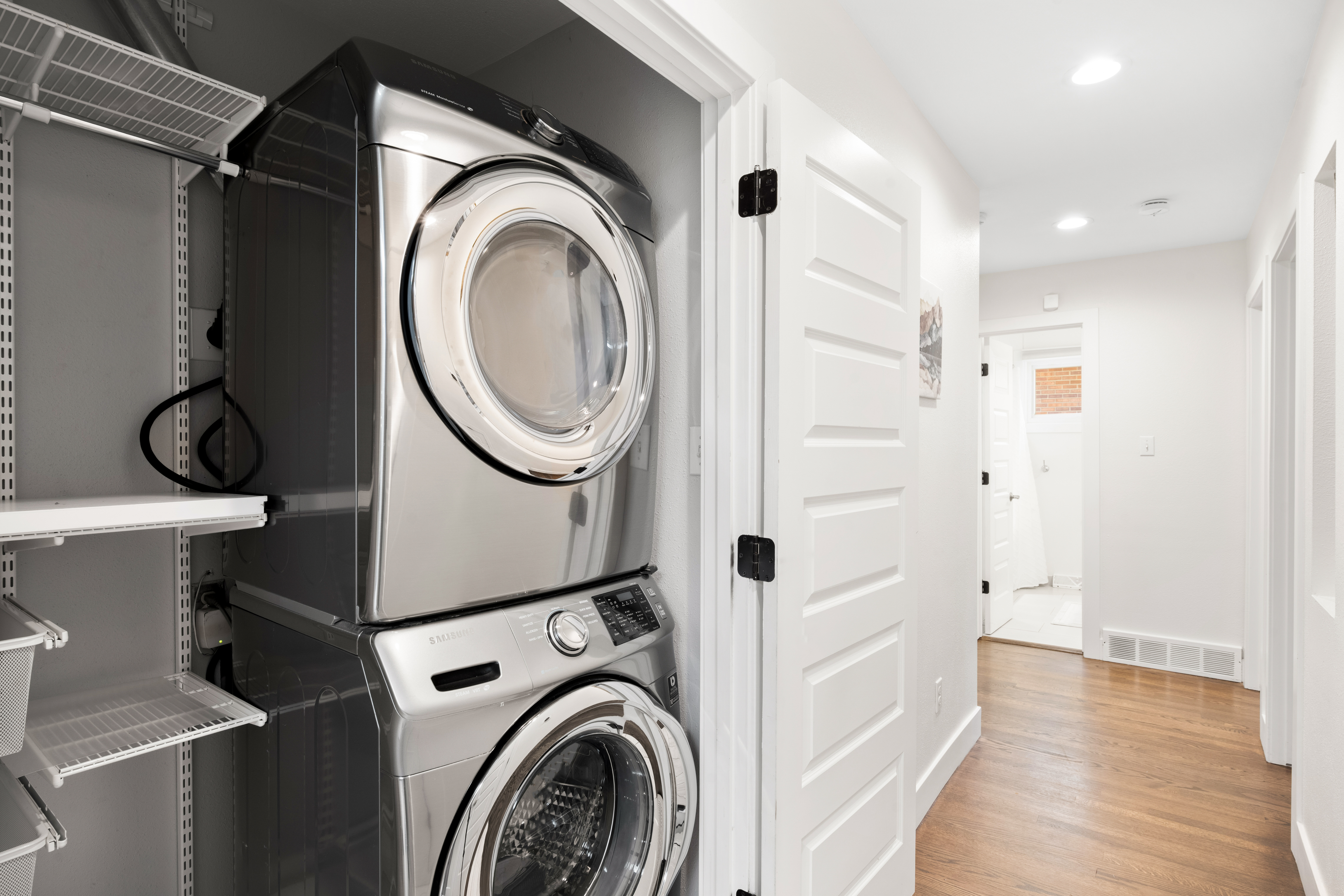  Updated Mid-Mod  Backyard Retreat - 物件實景