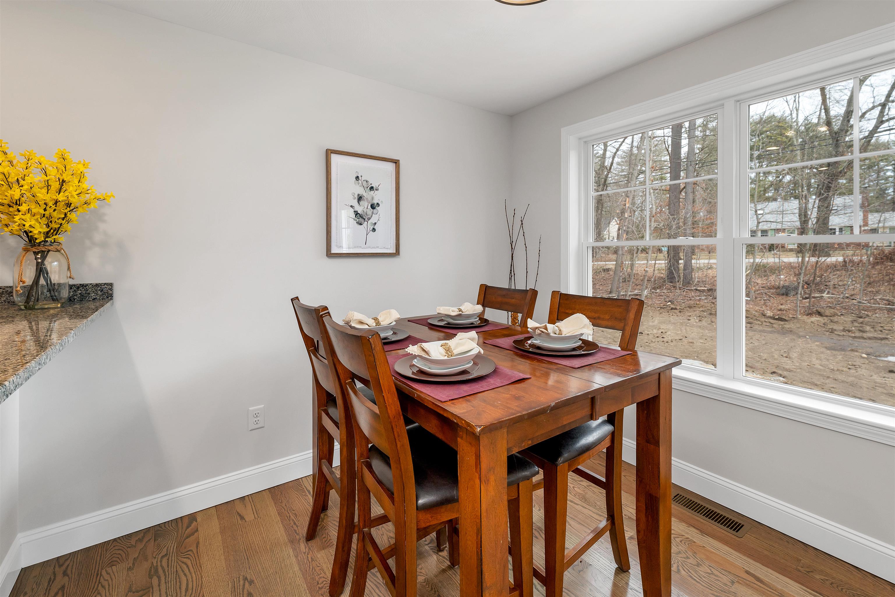 Litchfield, New Hampshire, 03052, United States, 3 Bedrooms Bedrooms, ,2 BathroomsBathrooms,Residential,For Sale,1860040