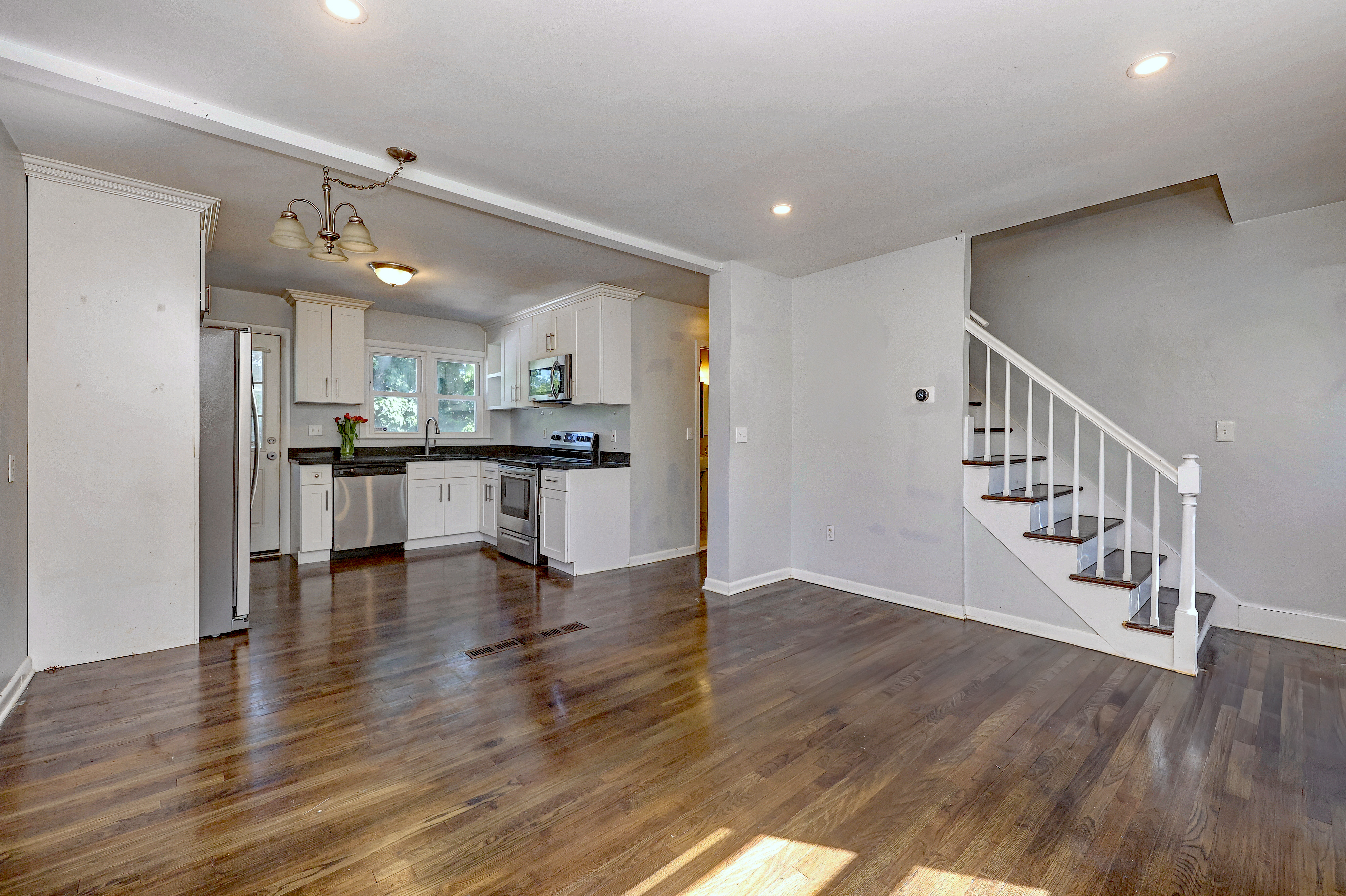  Spacious Cape-Style Home in the Desirable North End - 物件實景