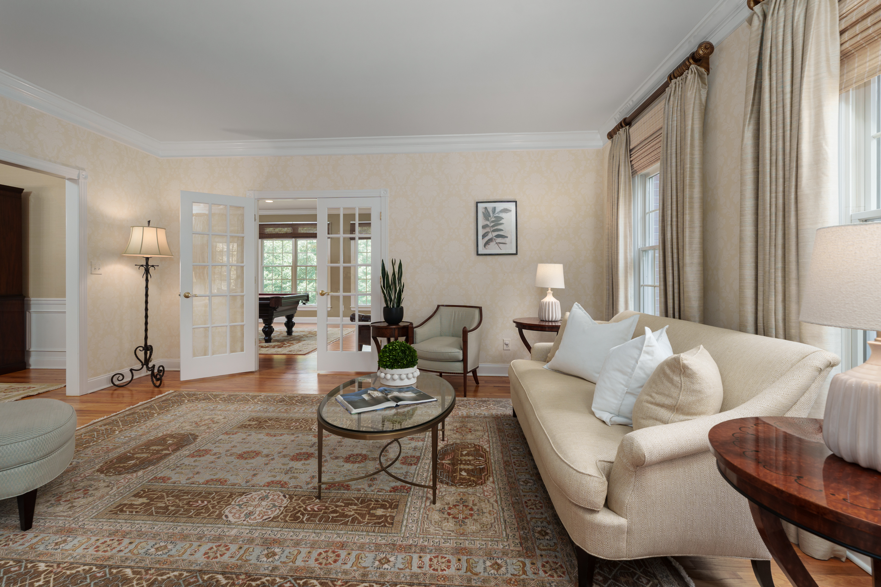  Generously Scaled Rooms Warmed by Timeless Detailing - 物件實景