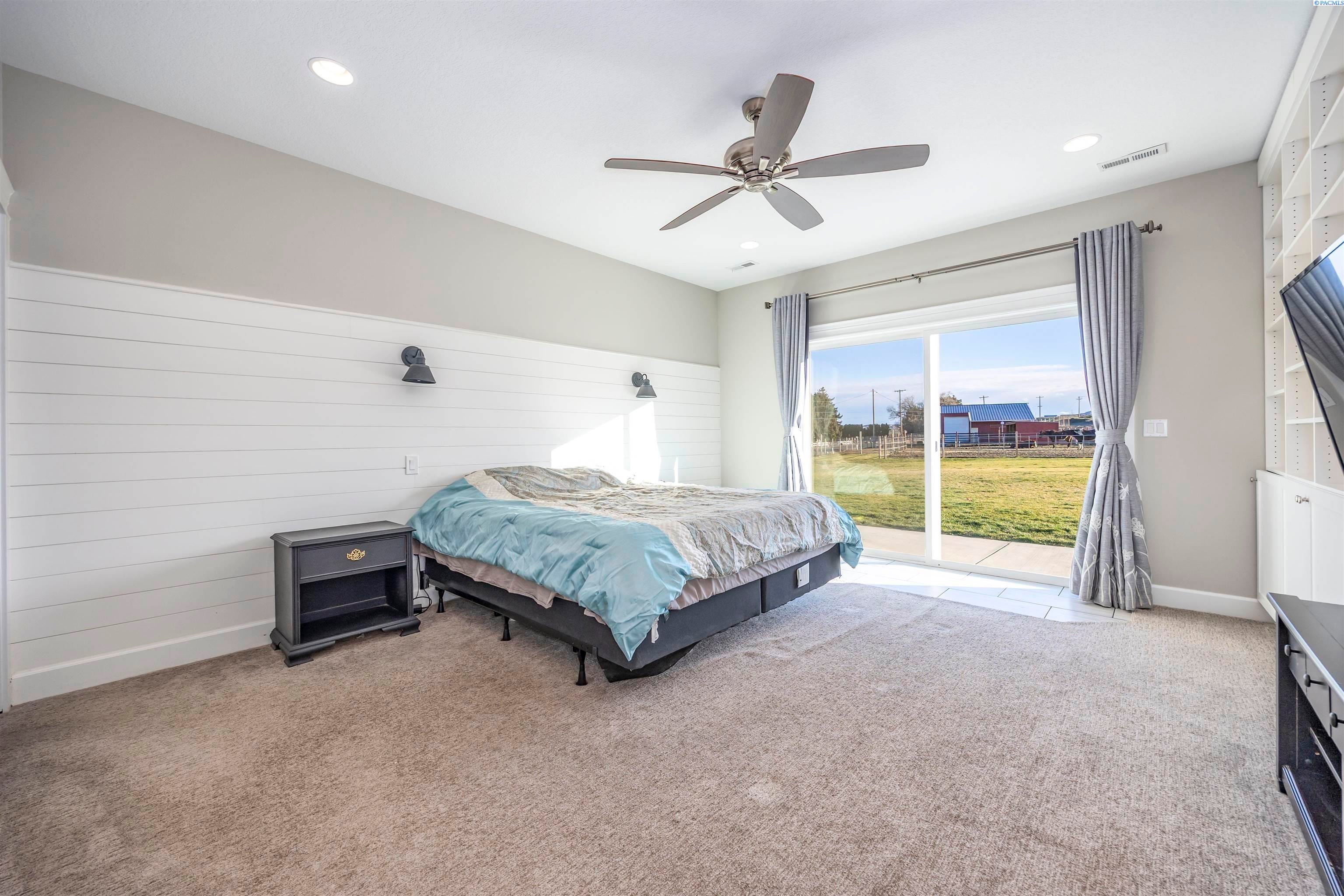 West Richland, Washington, 99353, United States, 3 Bedrooms Bedrooms, ,3 BathroomsBathrooms,Residential,For Sale,2038482
