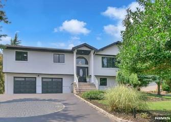 Wayne, New Jersey, 07470, United States, 3 Bedrooms Bedrooms, ,3 BathroomsBathrooms,Residential,For Sale,2005267