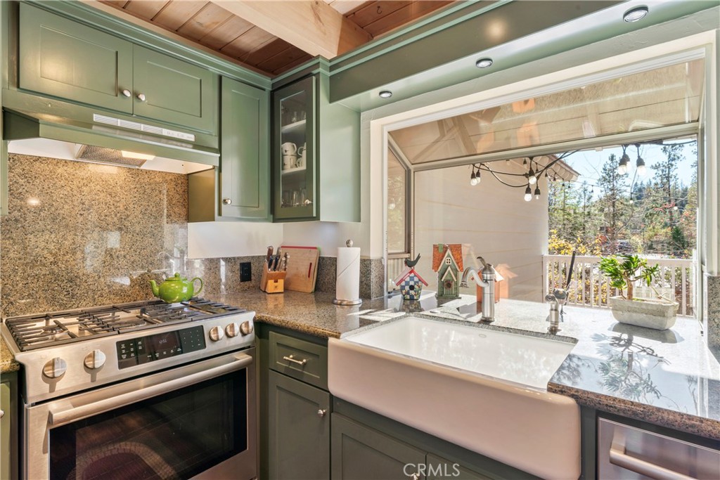 Lake Arrowhead, California, 92352, United States, 4 Bedrooms Bedrooms, ,2 BathroomsBathrooms,Residential,For Sale,2003409