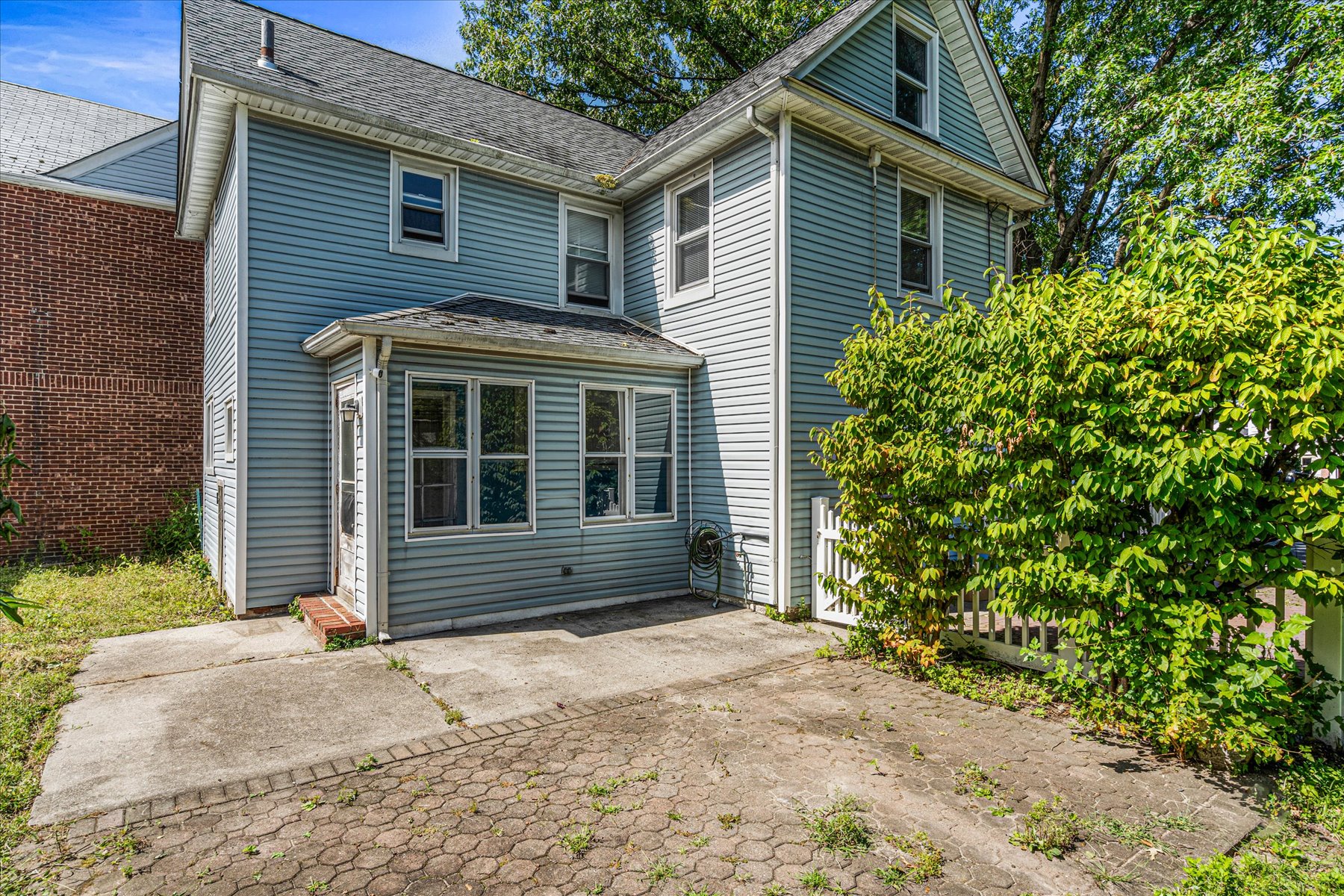  209-72 45th Drive, Bayside, NY, 11361 - 物件實景