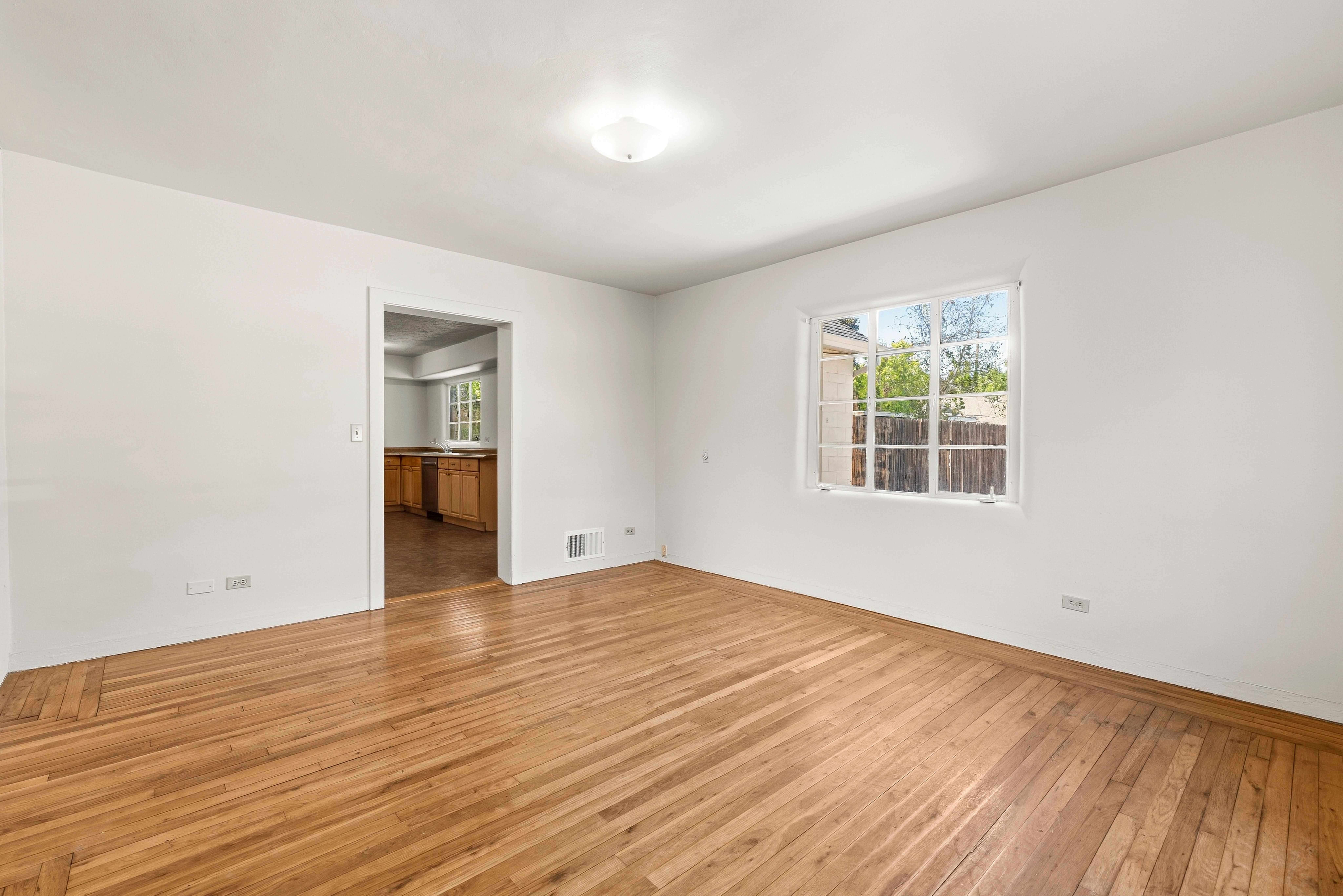  1241 Arcade Boulevard, Sacramento, CA 95815 - 物件實景