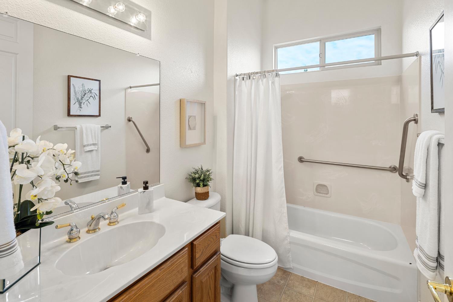 Lincoln, California, 95648, United States, 3 Bedrooms Bedrooms, ,3 BathroomsBathrooms,Residential,For Sale,2008563