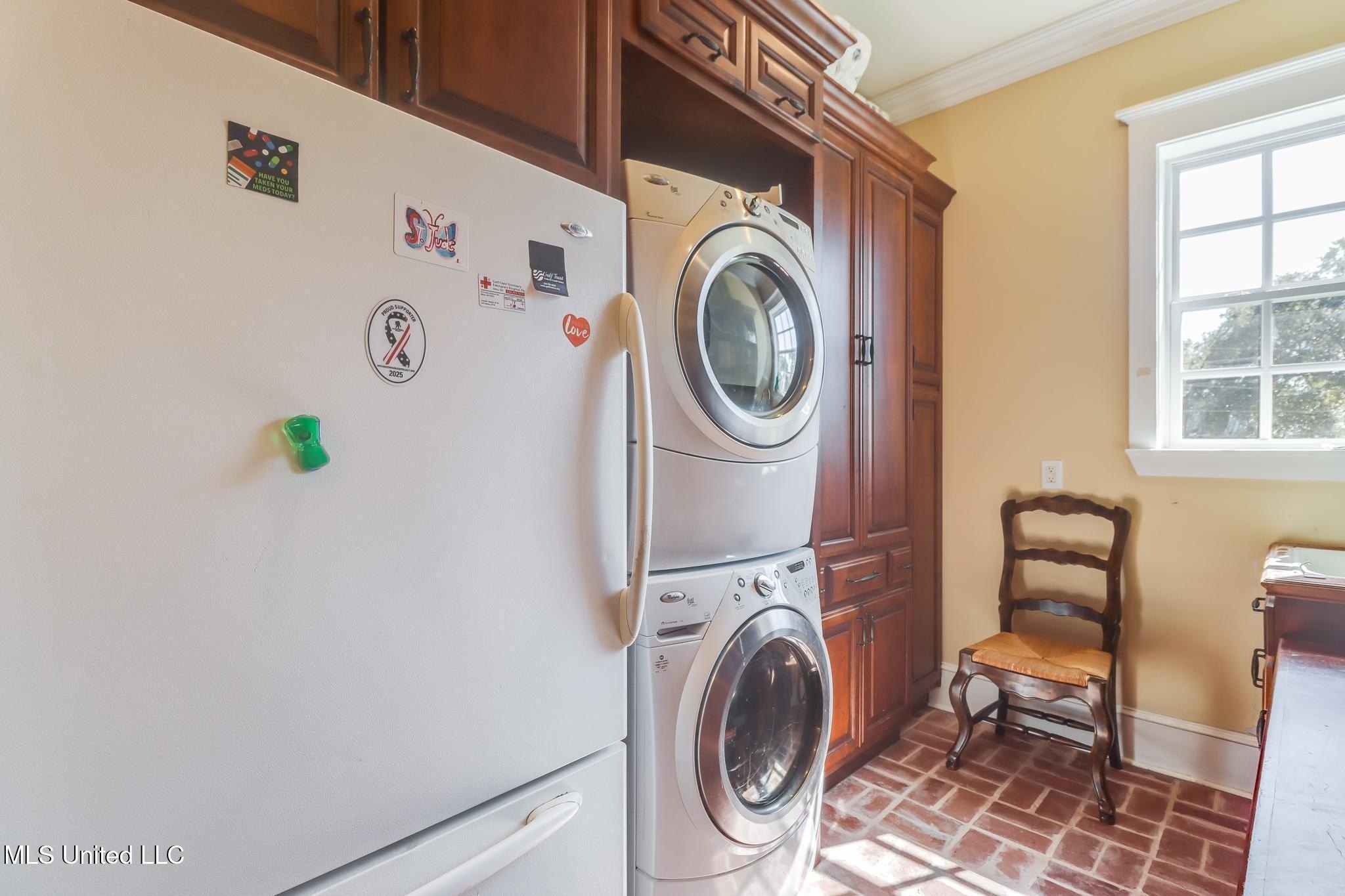 Pascagoula, Mississippi, 39581, United States, 5 Bedrooms Bedrooms, ,6 BathroomsBathrooms,Residential,For Sale,1977278