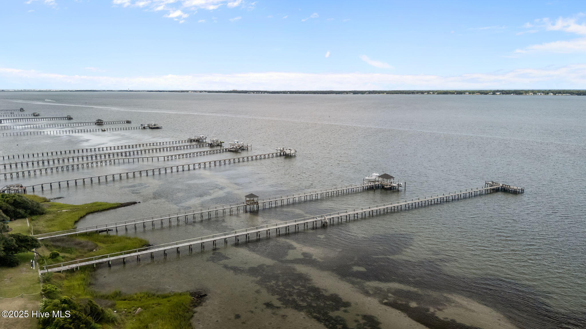 Morehead City, North Carolina, 28557, United States, 5 Bedrooms Bedrooms, ,4 BathroomsBathrooms,Residential,For Sale,1901415