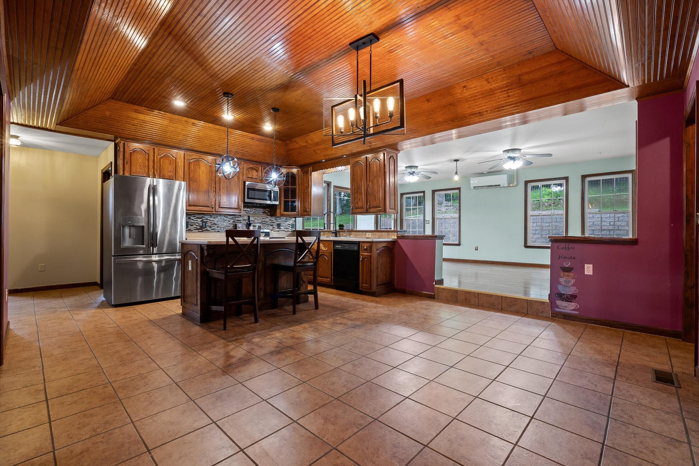 Dunlap, Tennessee, 37327, United States, 3 Bedrooms Bedrooms, ,2 BathroomsBathrooms,Residential,For Sale,1912691