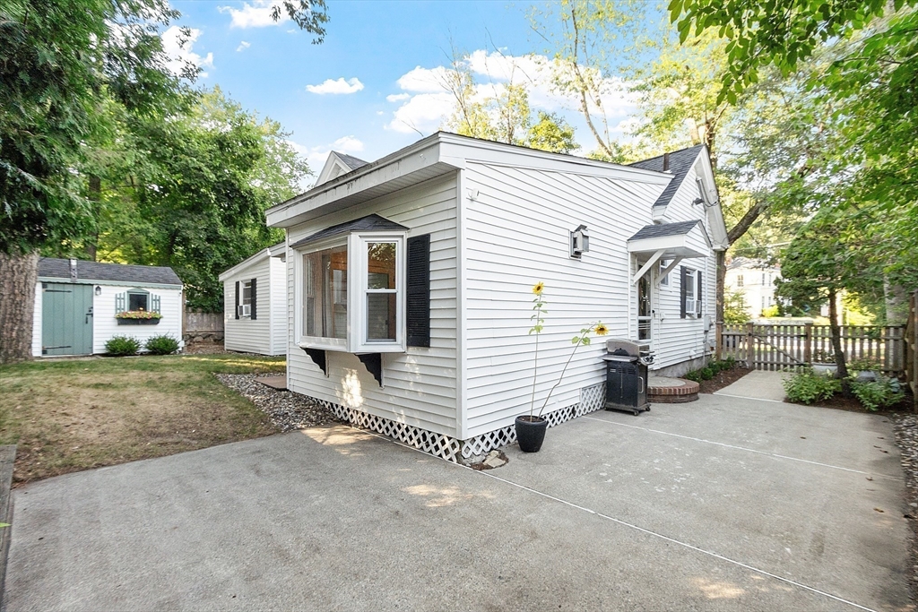 Andover, Massachusetts, 01810, United States, 2 Bedrooms Bedrooms, ,1 BathroomBathrooms,Residential,For Sale,1941591