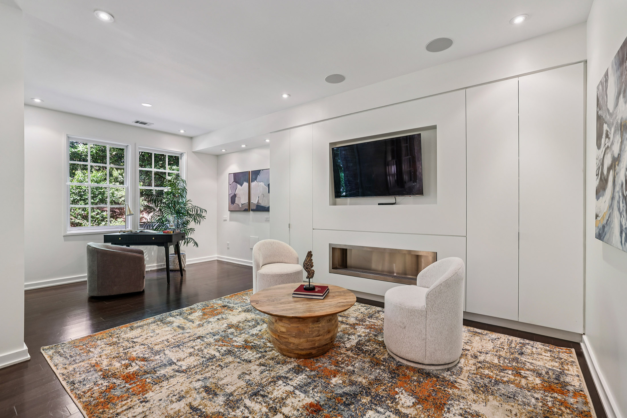  Elegant Brownstone-style Townhome in Gated Community in the Heart of Brookhaven - 物件實景