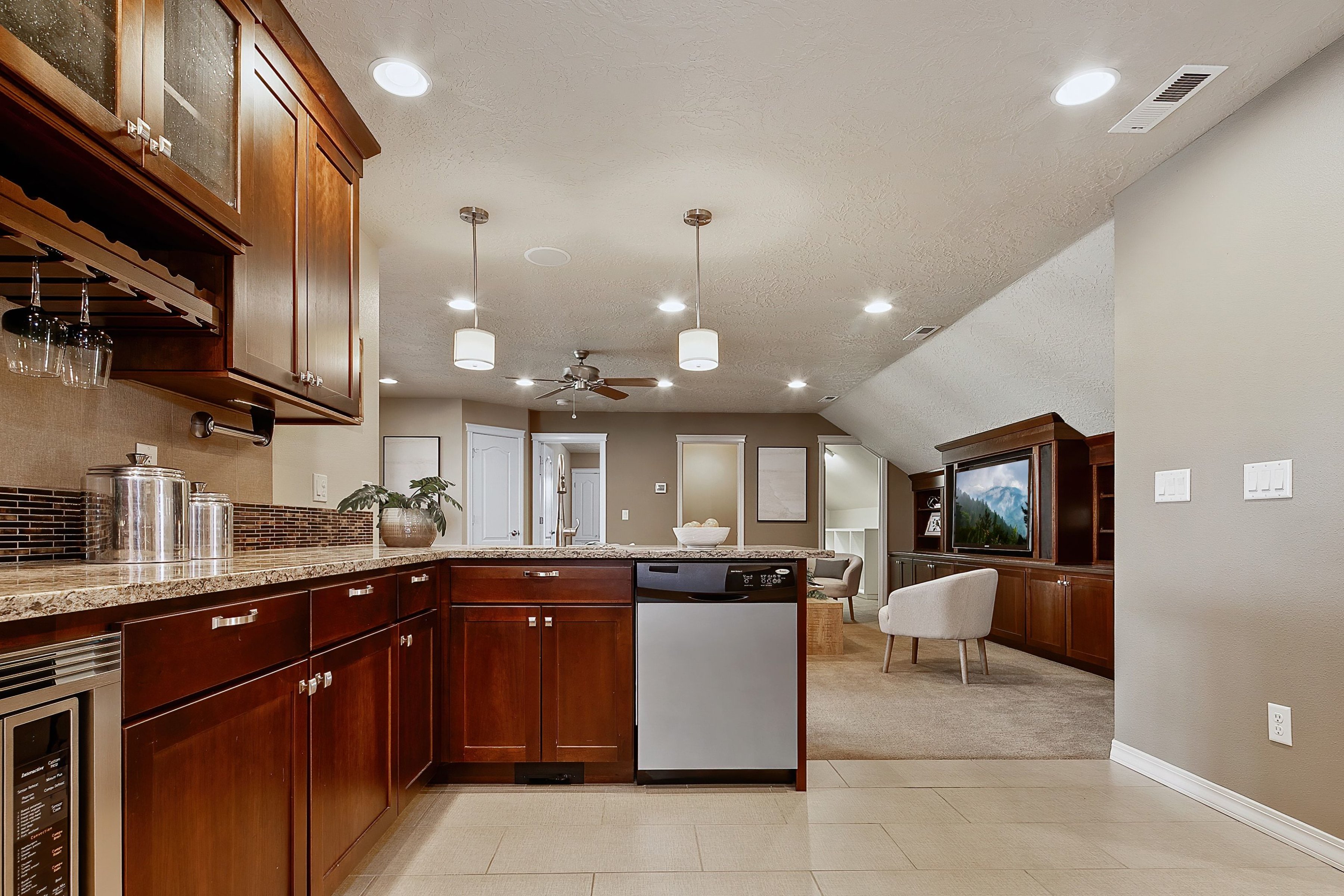  Custom Hidden Springs Estate with Private Casita & ResortStyle Backyard - 物件實景