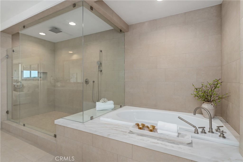 Irvine, California, 92618, United States, 5 Bedrooms Bedrooms, ,6 BathroomsBathrooms,Residential,For Sale,1901058