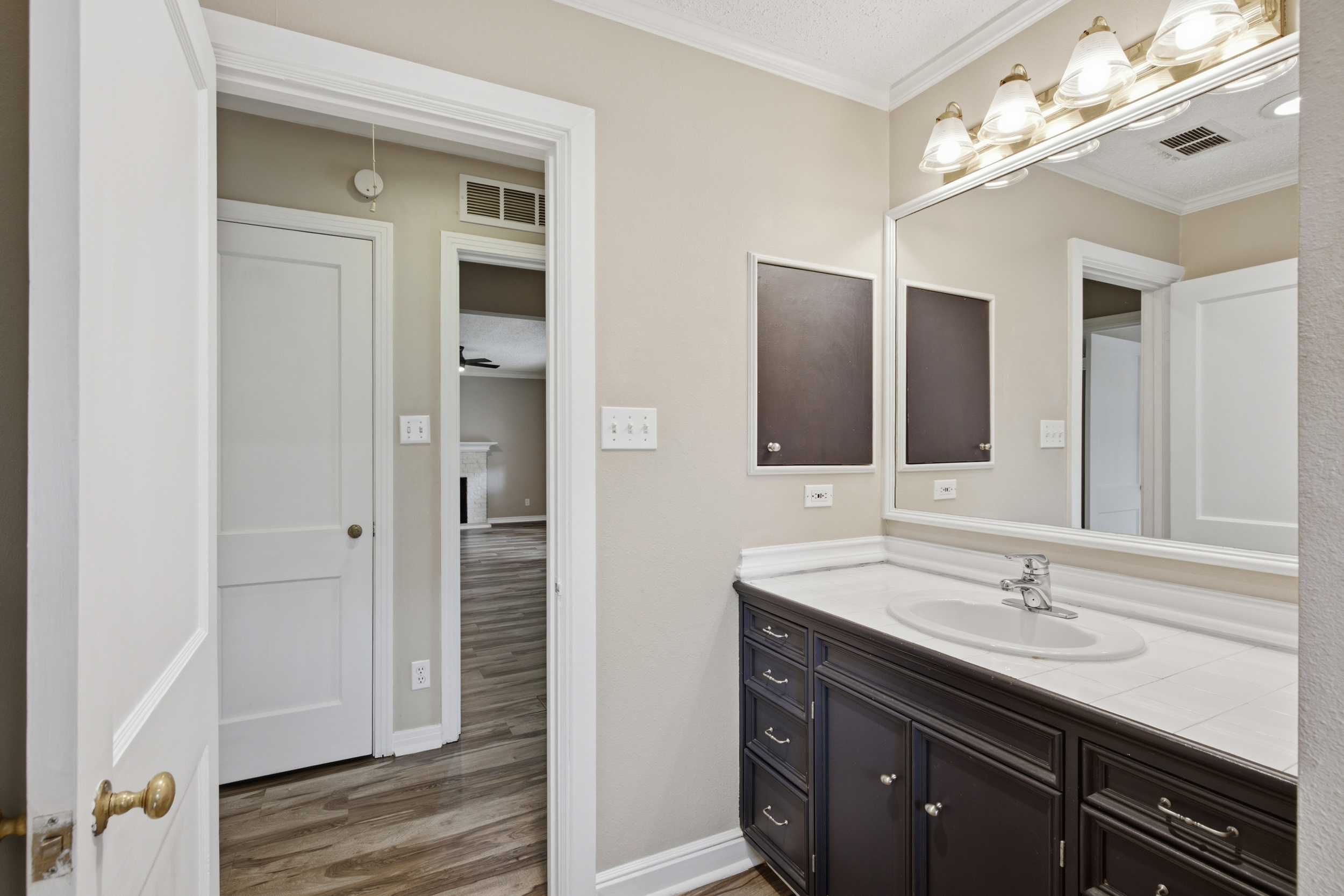  909 Keith Pumphrey Drive, River Oaks, TX, 76114 - 物件實景