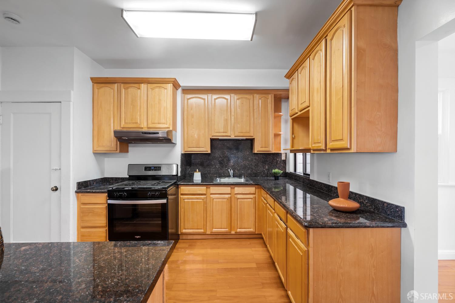San Francisco, California, 94112, United States, 2 Bedrooms Bedrooms, ,3 BathroomsBathrooms,Residential,For Sale,1933594