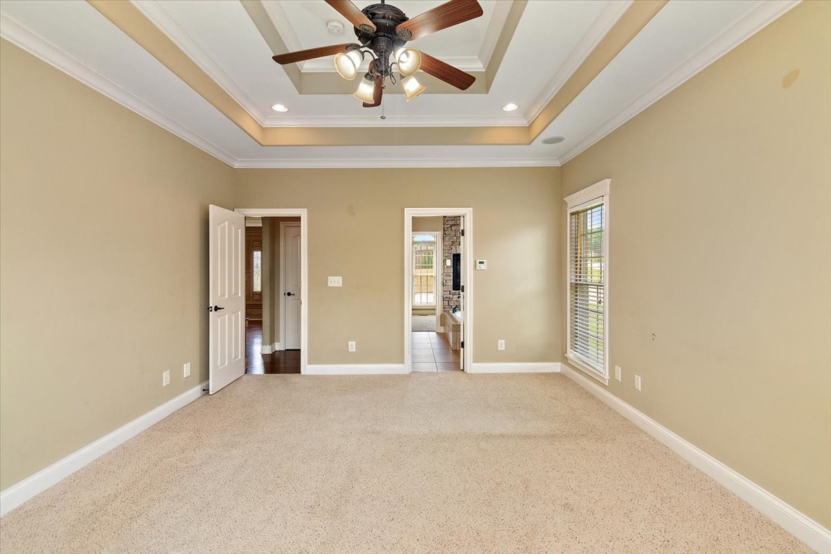 Clarksville, Tennessee, 37043, United States, 4 Bedrooms Bedrooms, ,4 BathroomsBathrooms,Residential,For Sale,1933080