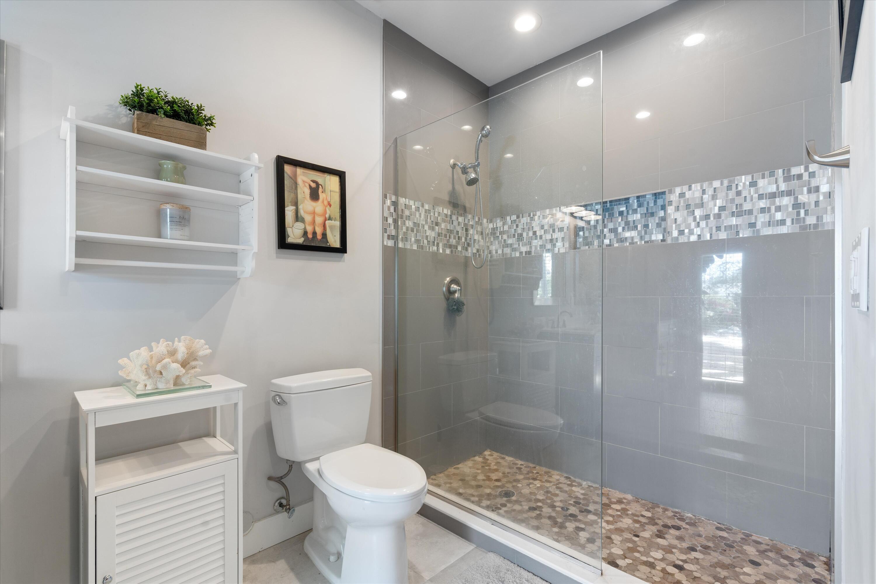 Lighthouse Point, Florida, 33064, United States, 4 Bedrooms Bedrooms, ,4 BathroomsBathrooms,Residential,For Sale,1797003