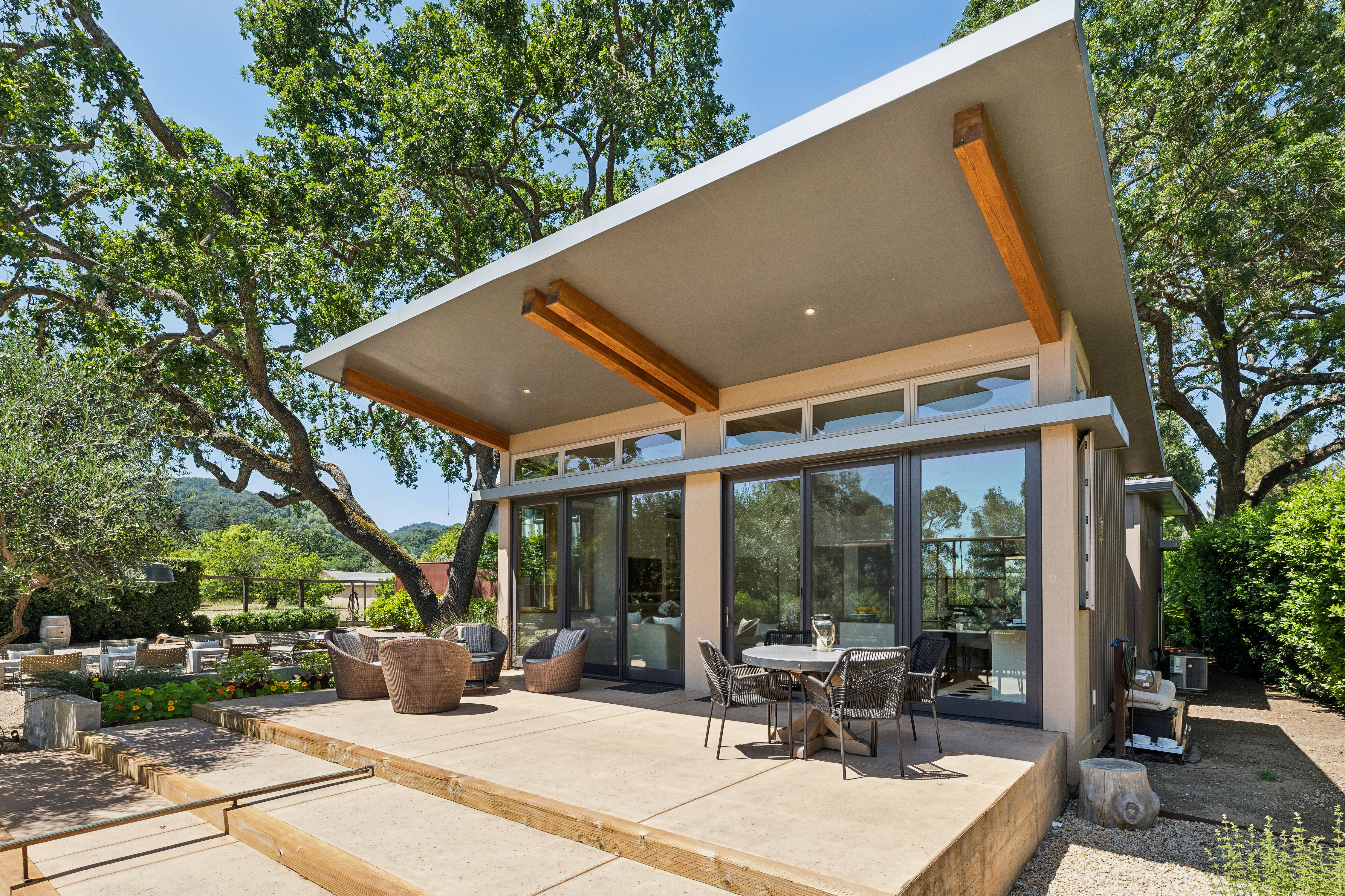  Stunning Resort-Style Compound - 物件實景