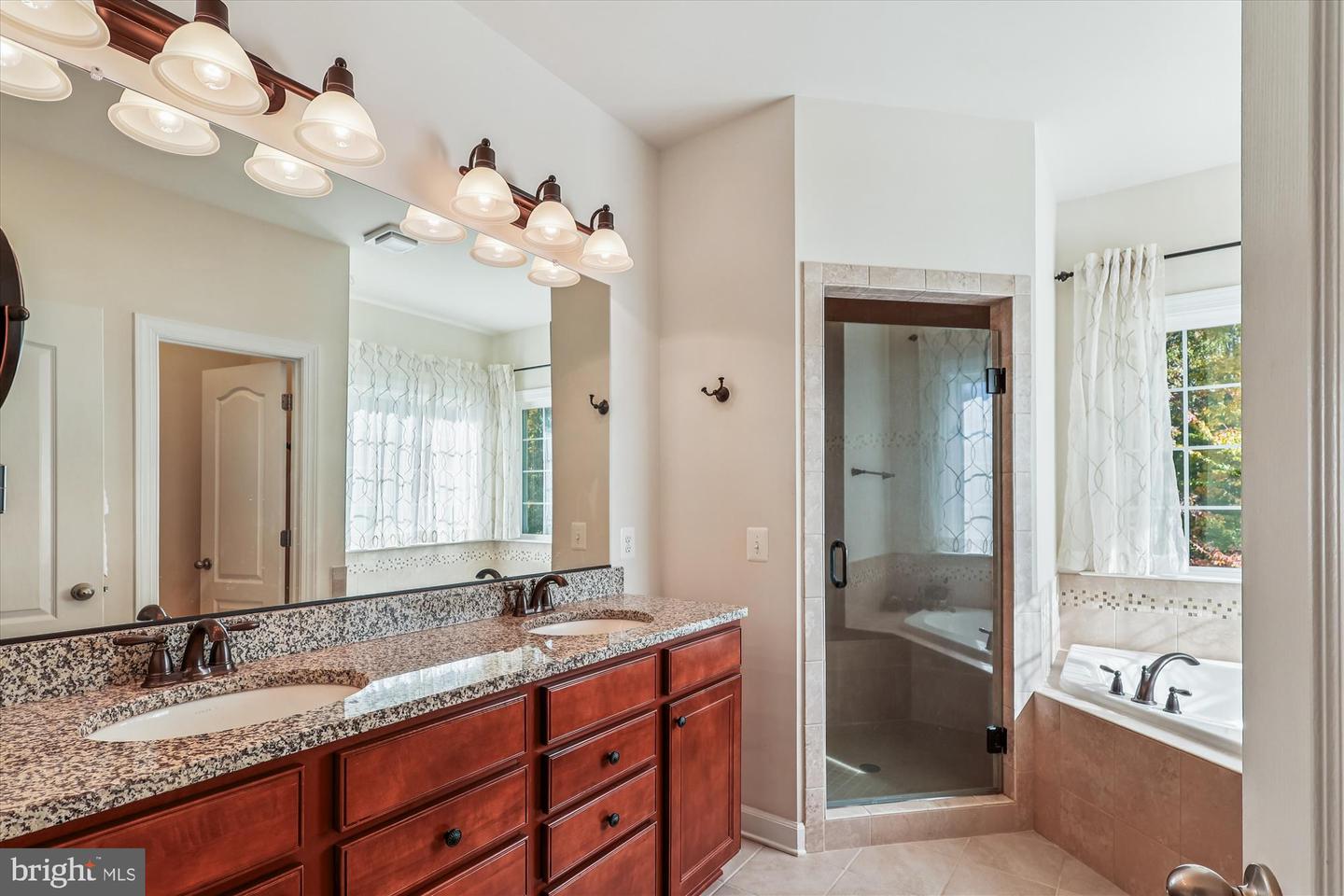 Edgewater, Maryland, 21037, United States, 4 Bedrooms Bedrooms, ,4 BathroomsBathrooms,Residential,For Sale,1987550