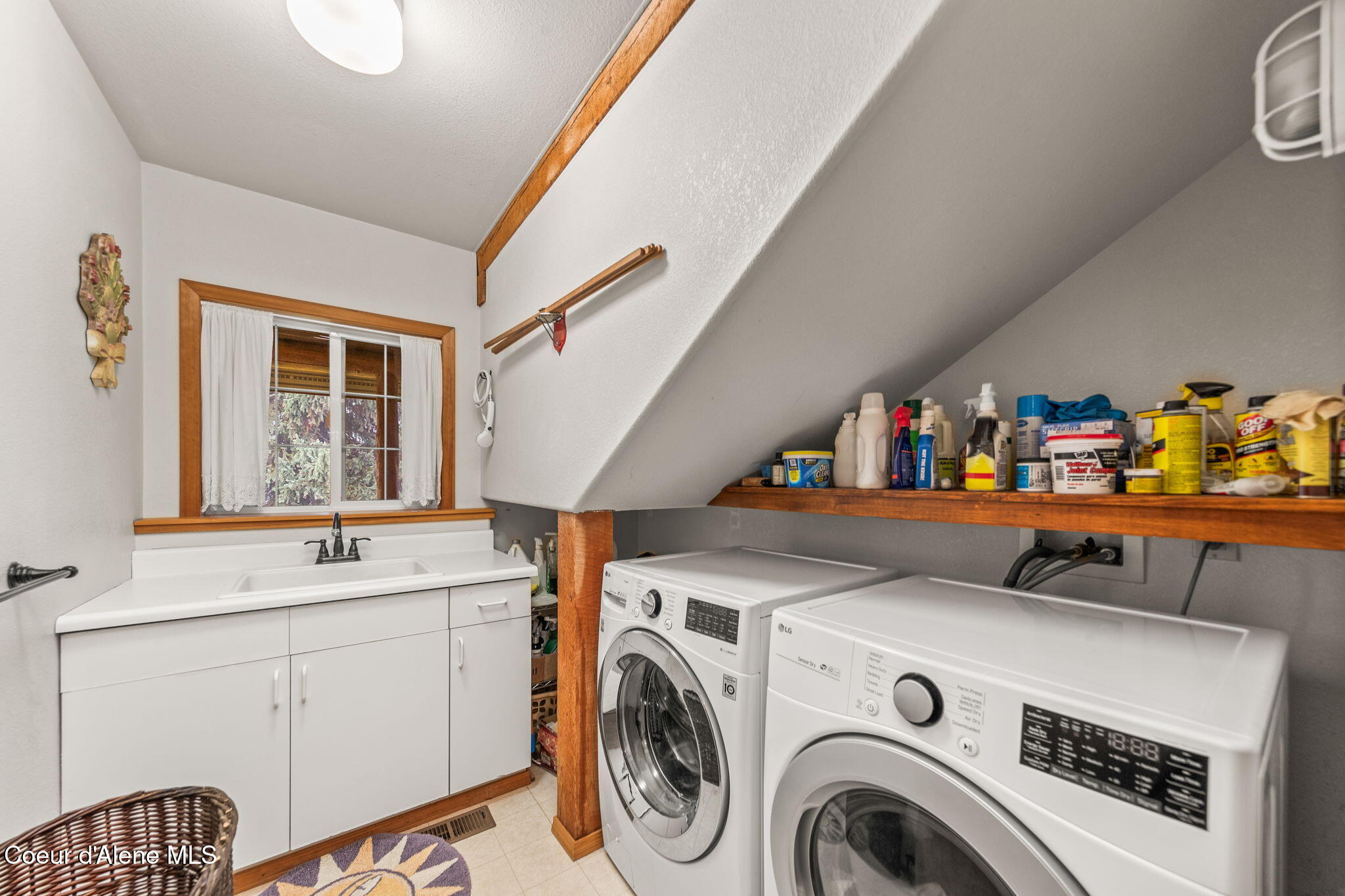 Harrison, Idaho, 83833, United States, 3 Bedrooms Bedrooms, ,Residential,For Sale,1990748