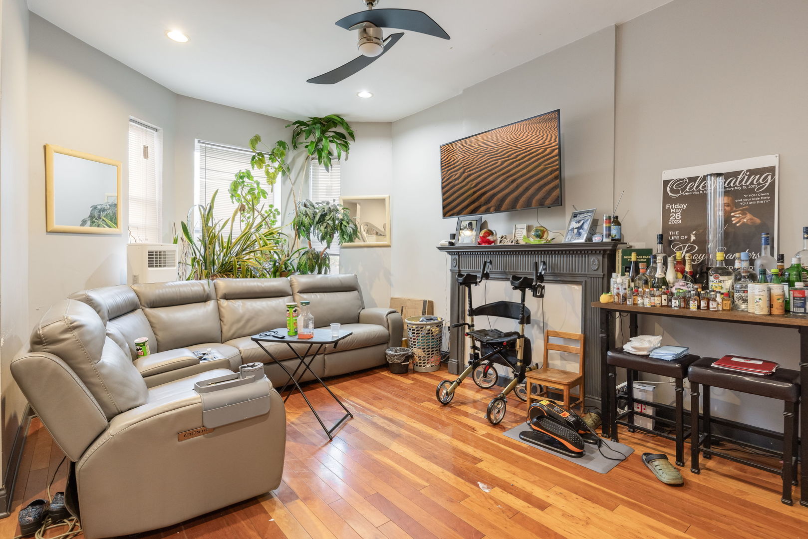 Chicago, Illinois, 60637, United States, 10 Bedrooms Bedrooms, ,Residential,For Sale,1947843