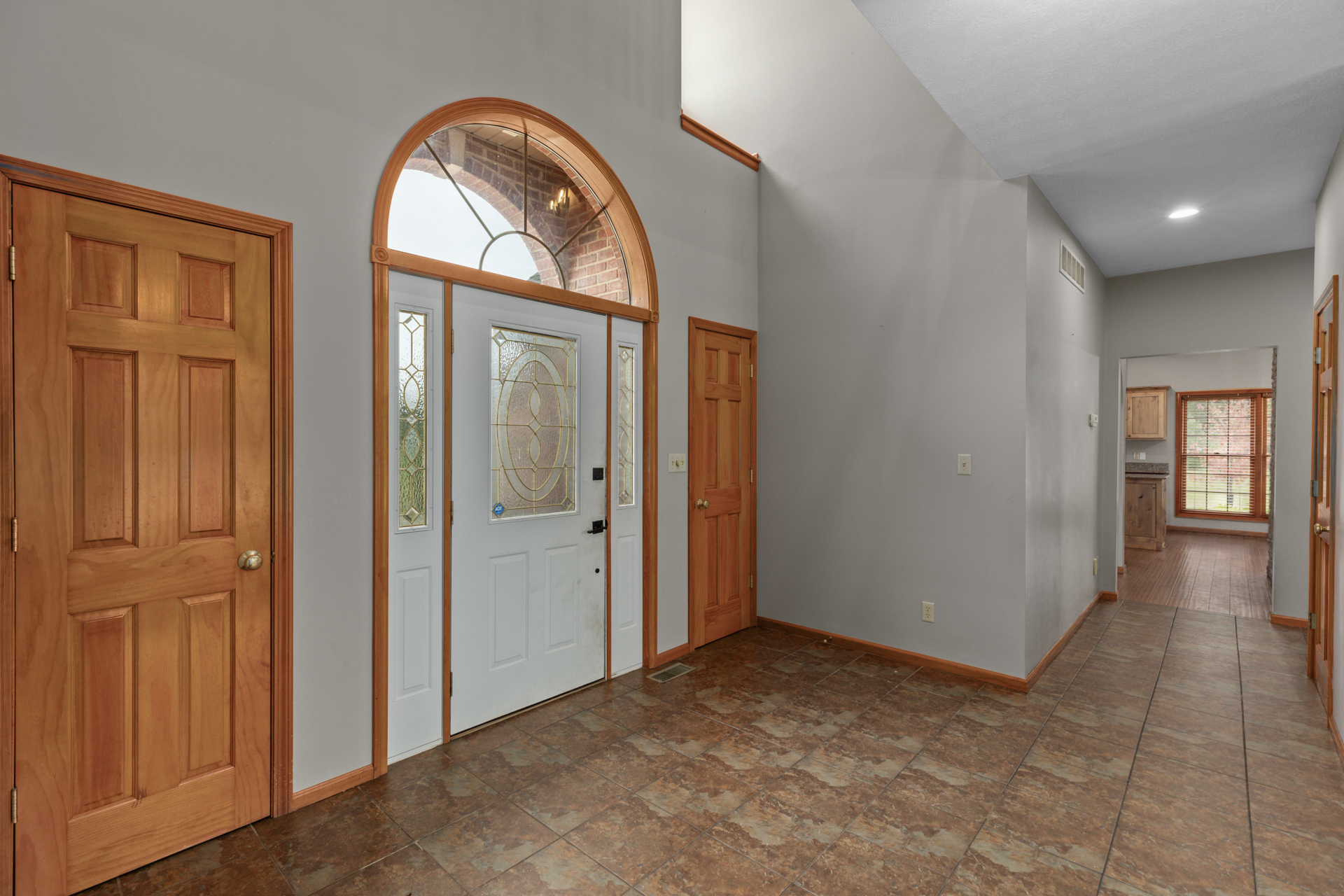 Litchfield, Illinois, 62056, United States, 5 Bedrooms Bedrooms, ,4 BathroomsBathrooms,Residential,For Sale,1986083