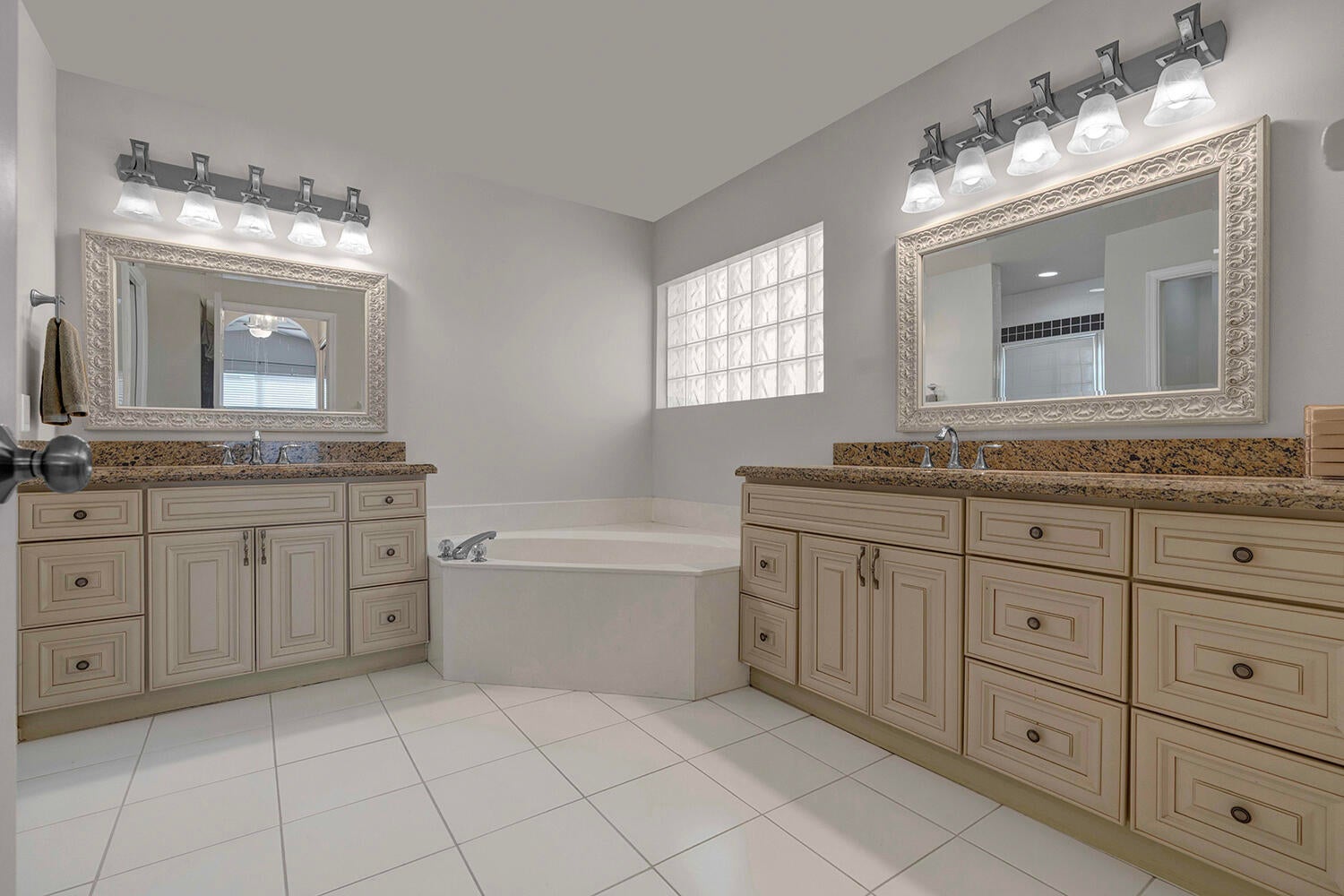 Boca Raton, Florida, 33433, United States, 3 Bedrooms Bedrooms, ,2 BathroomsBathrooms,Residential,For Sale,2048955