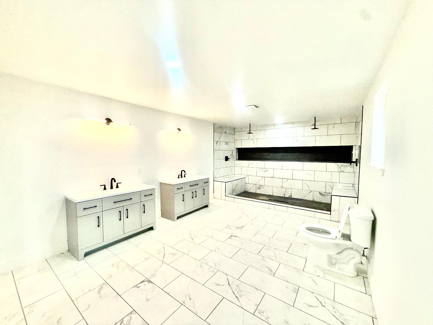 Clovis, California, 93619, United States, 5 Bedrooms Bedrooms, ,5 BathroomsBathrooms,Residential,For Sale,2005312