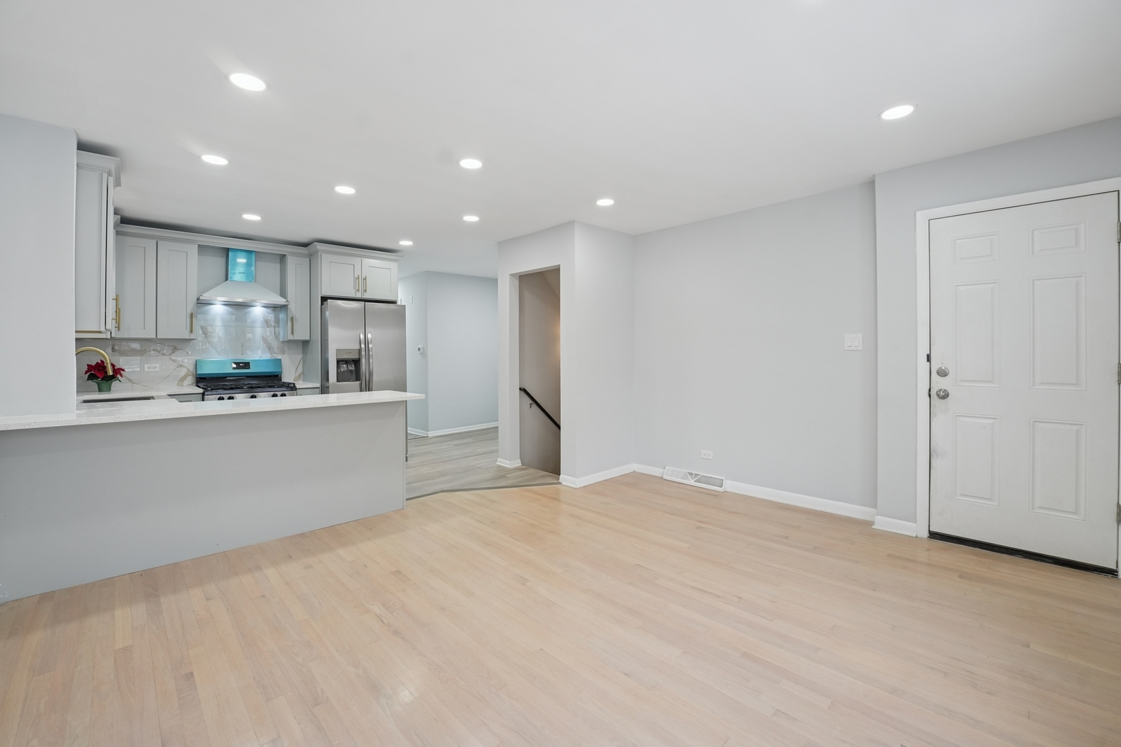 Cicero, Illinois, 60804, United States, 8 Bedrooms Bedrooms, ,Residential,For Sale,2000949