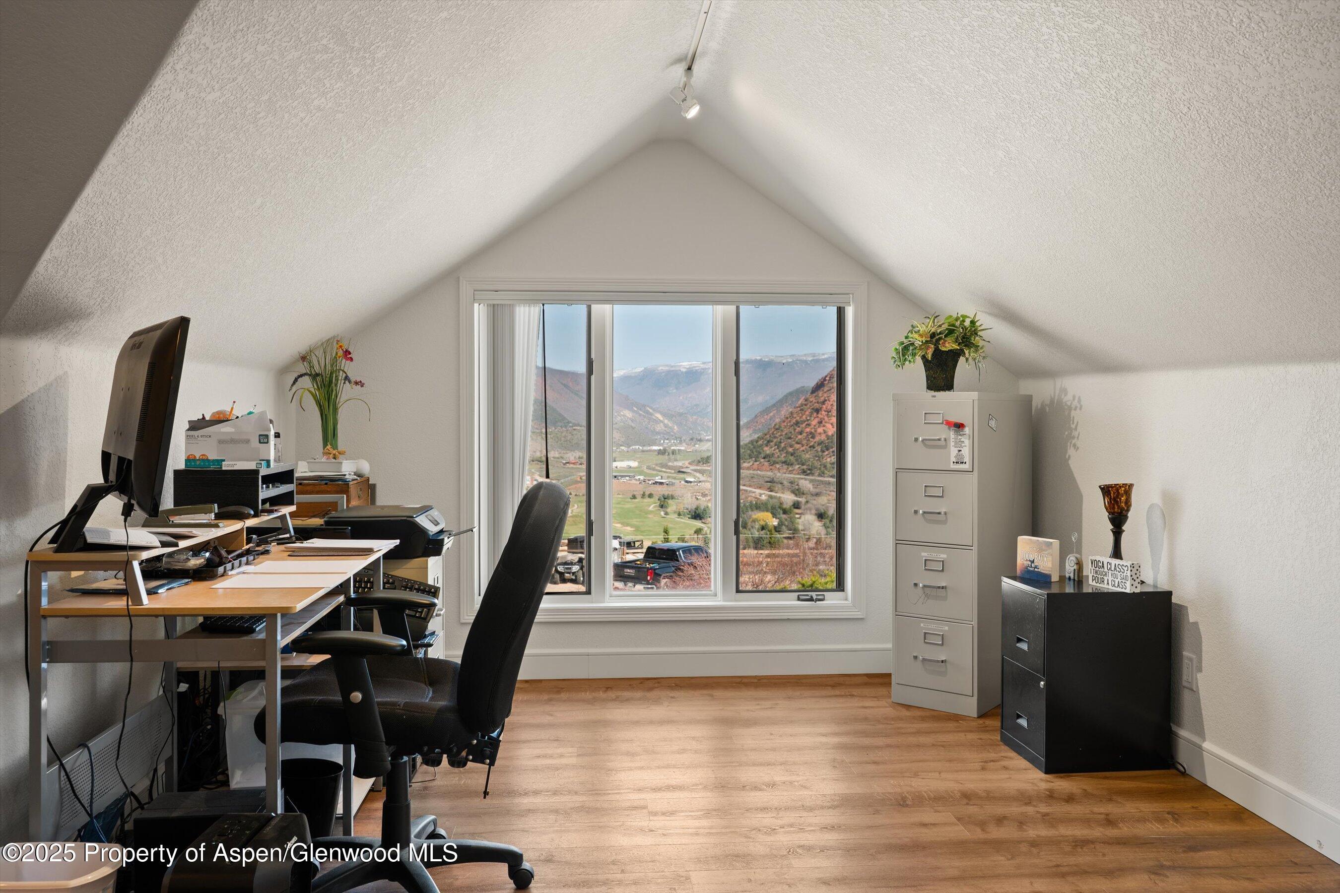 Glenwood Springs, Colorado, 81601, United States, 4 Bedrooms Bedrooms, ,5 BathroomsBathrooms,Residential,For Sale,1804908