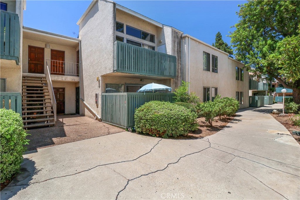 Tarzana, California, 91356, United States, 3 Bedrooms Bedrooms, ,2 BathroomsBathrooms,Residential,For Sale,1892794