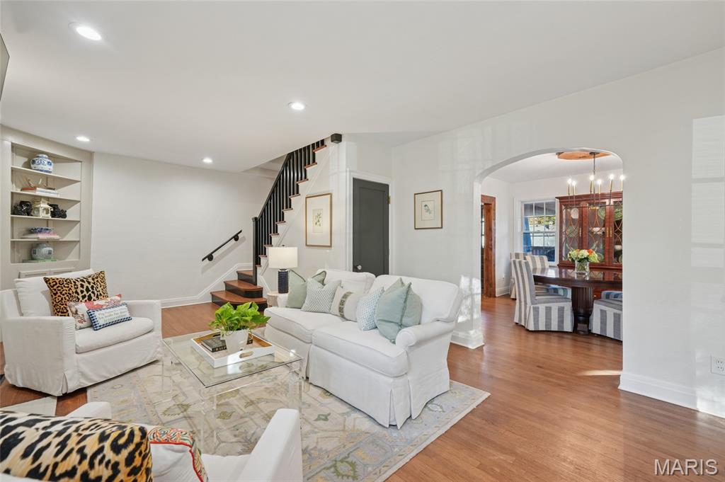 Kirkwood, Missouri, 63122, United States, 3 Bedrooms Bedrooms, ,4 BathroomsBathrooms,Residential,For Sale,2002227