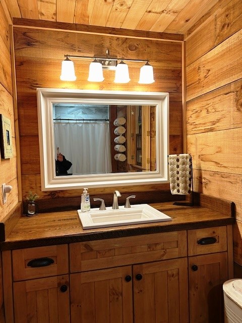 West Jefferson, North Carolina, 28694, United States, 2 Bedrooms Bedrooms, ,2 BathroomsBathrooms,Residential,For Sale,1986104