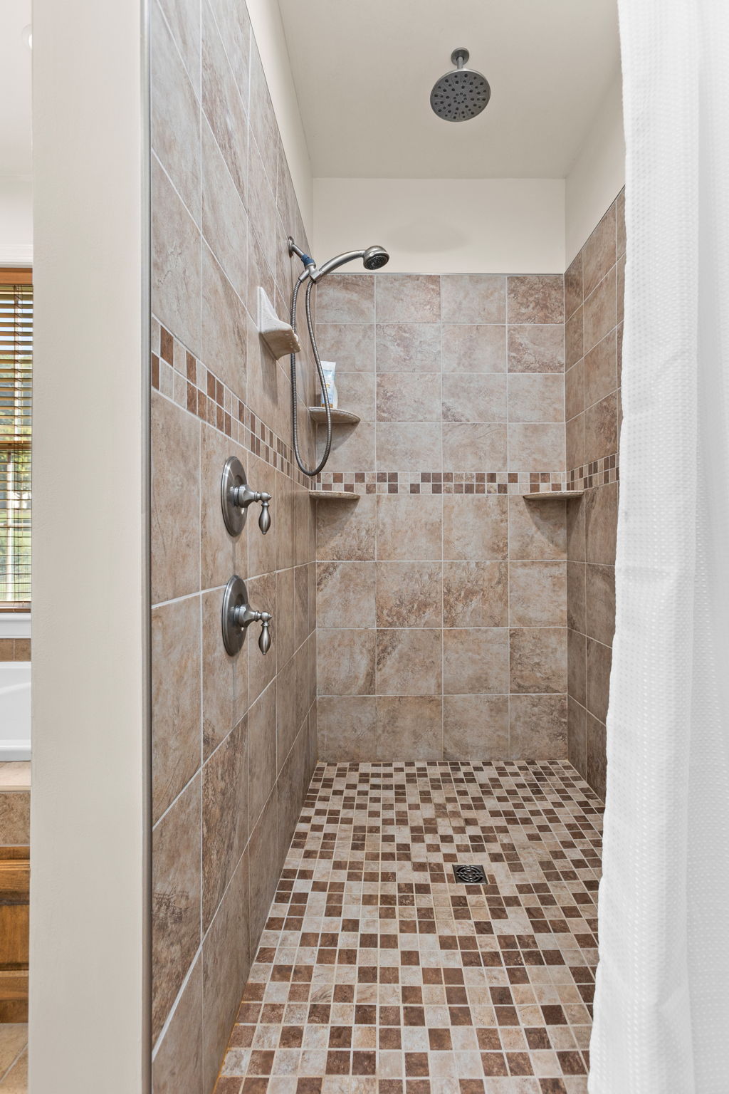 Danville, Pennsylvania, 17821, United States, 4 Bedrooms Bedrooms, ,3 BathroomsBathrooms,Residential,For Sale,1979646