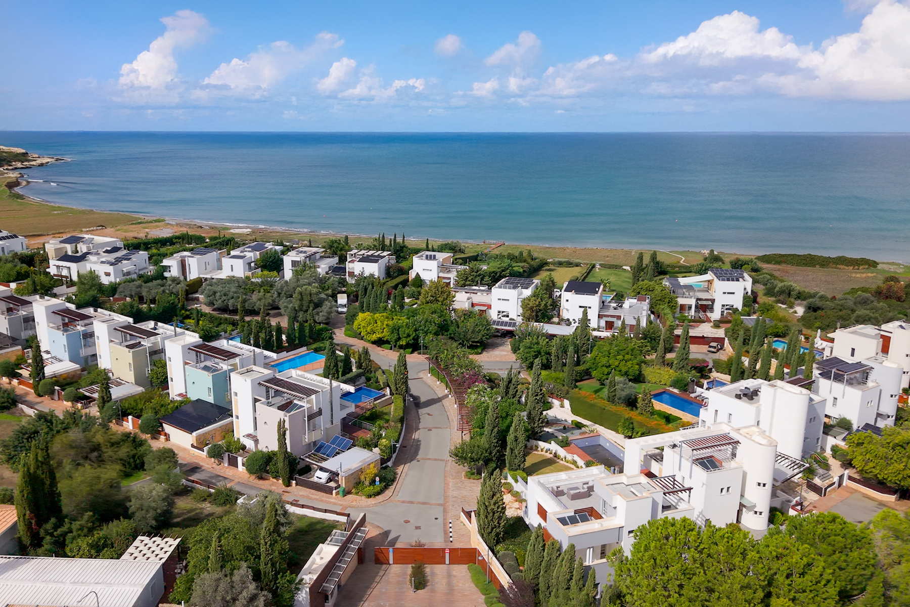  Four-Bedroom Detached Villa with Lift and Roof Garden Steps from the Beach - 物件實景