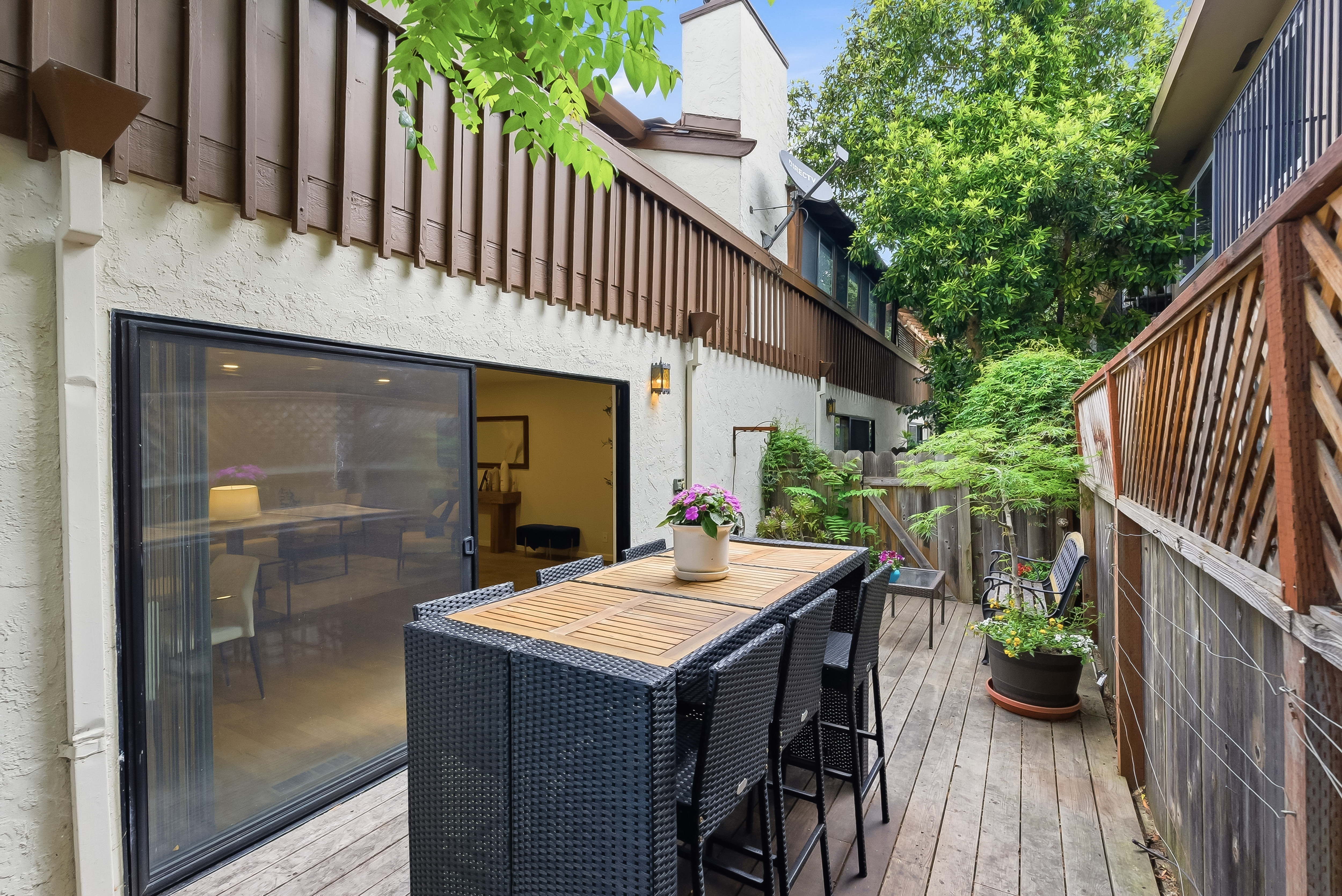  Spanish-Style Townhome in Tranquil Community - 物件實景