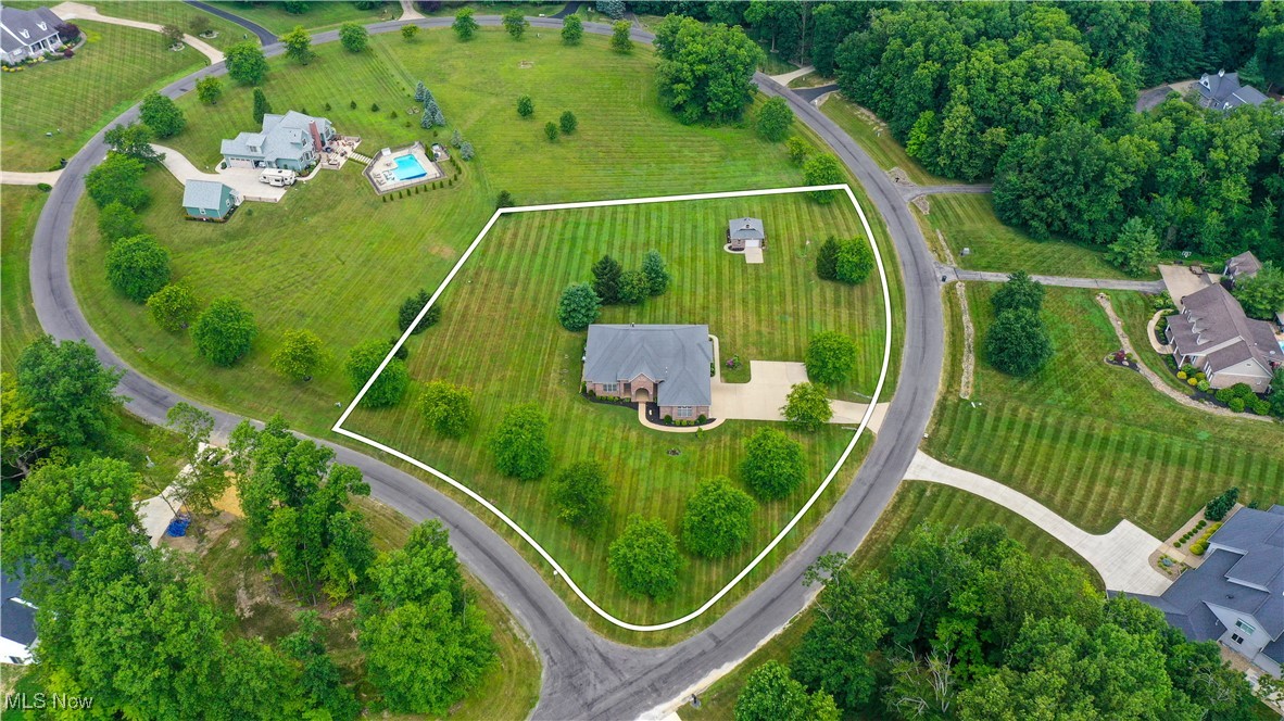 Garrettsville, Ohio, 44231, United States, 3 Bedrooms Bedrooms, ,3 BathroomsBathrooms,Residential,For Sale,1890626