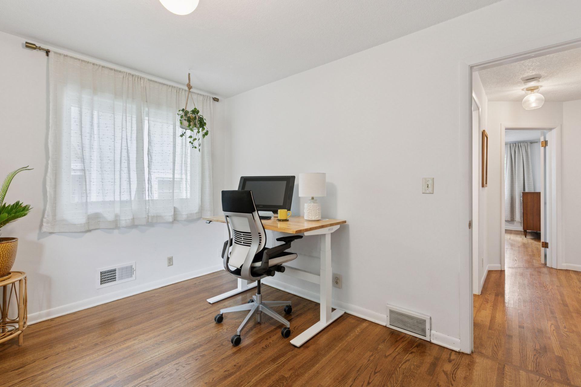 Saint Paul, Minnesota, 55108, United States, 3 Bedrooms Bedrooms, ,1 BathroomBathrooms,Residential,For Sale,1934212