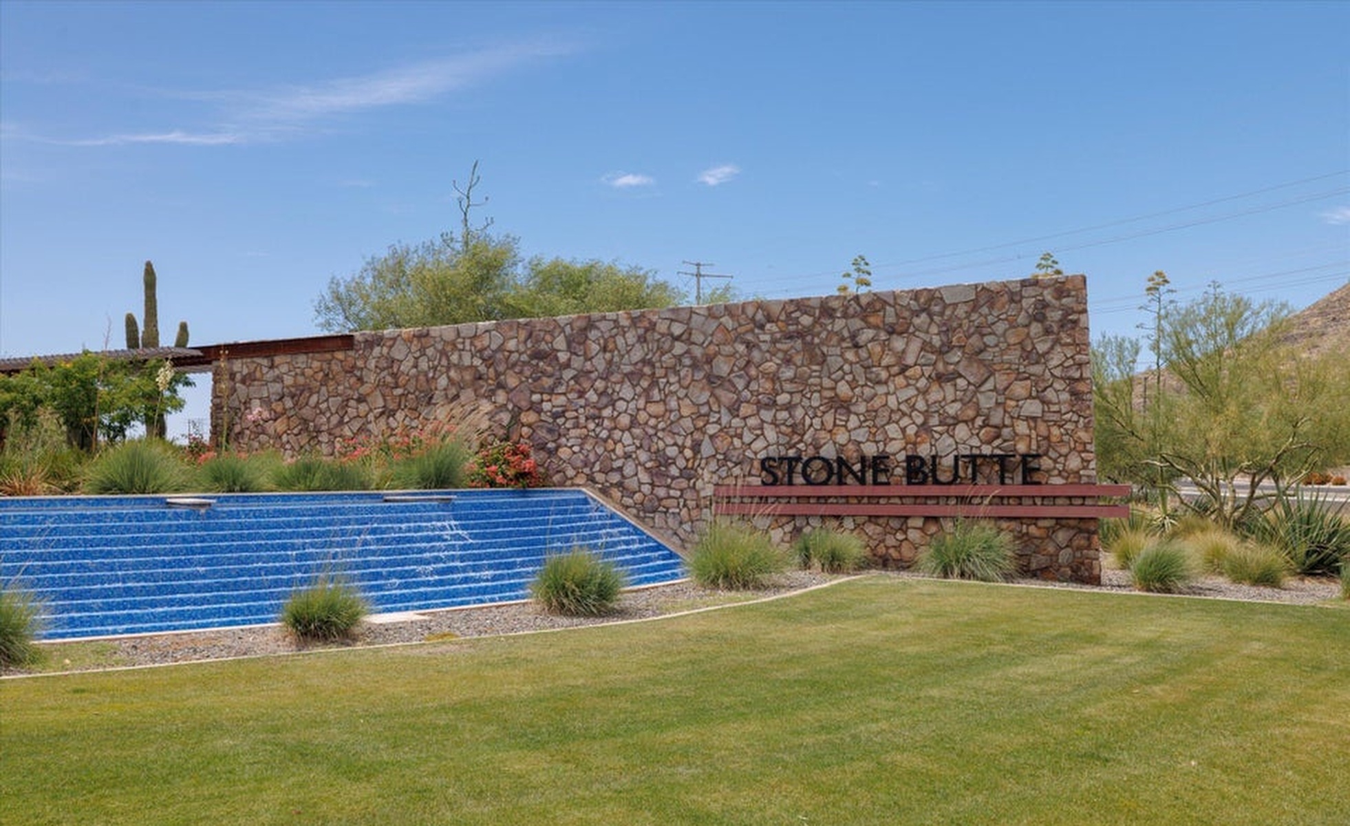  2046 E Charlotte Drive  Phoenix, AZ - 物件實景