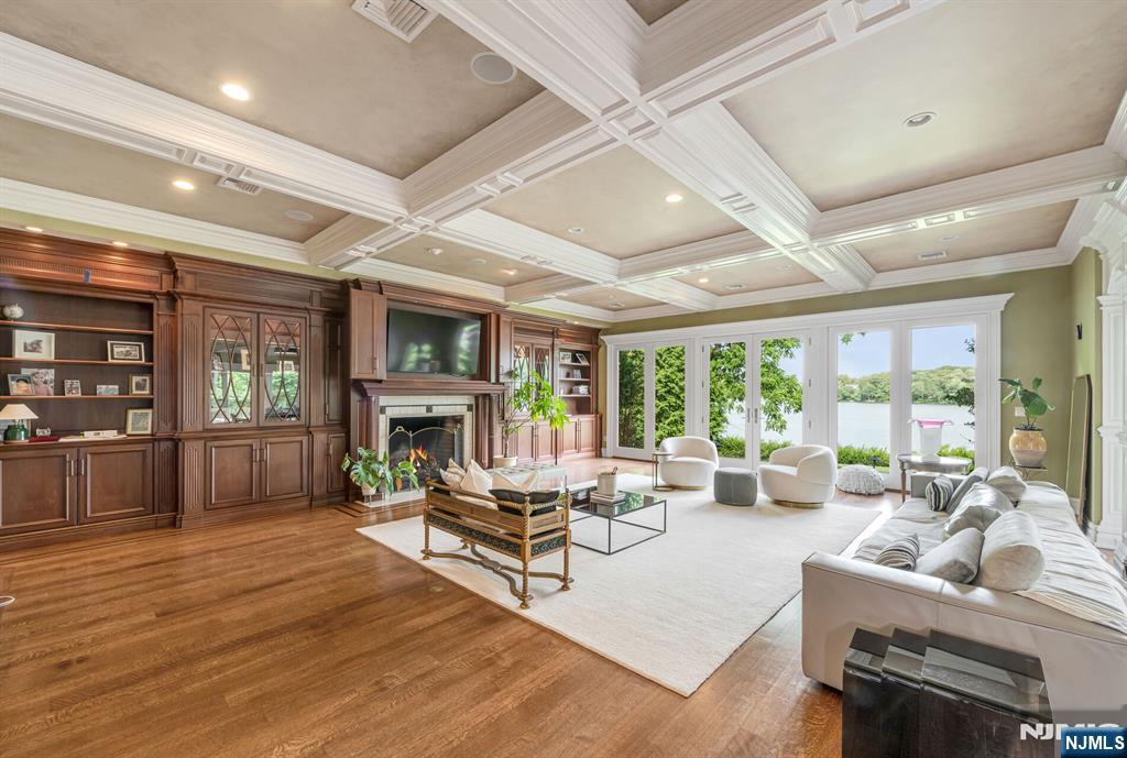 Franklin Lakes, New Jersey, 07417, United States, 6 Bedrooms Bedrooms, ,7 BathroomsBathrooms,Residential,For Sale,1903757