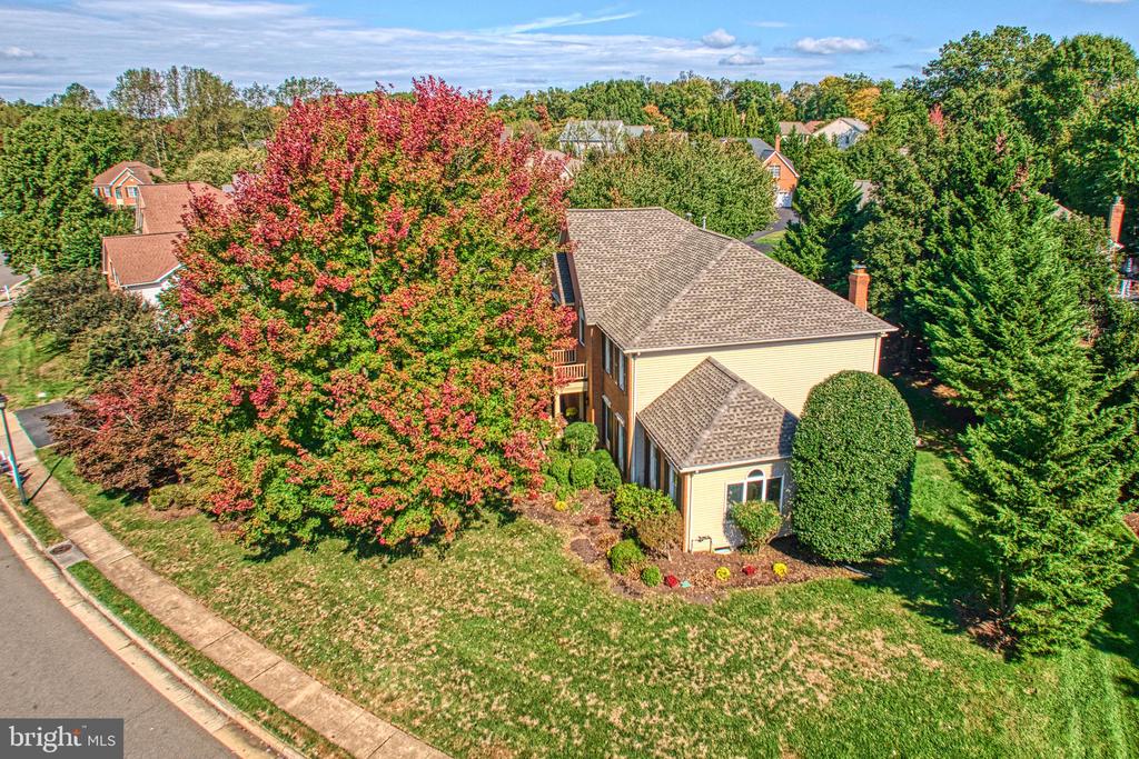 Herndon, Virginia, 20171, United States, 4 Bedrooms Bedrooms, ,5 BathroomsBathrooms,Residential,For Sale,1974486