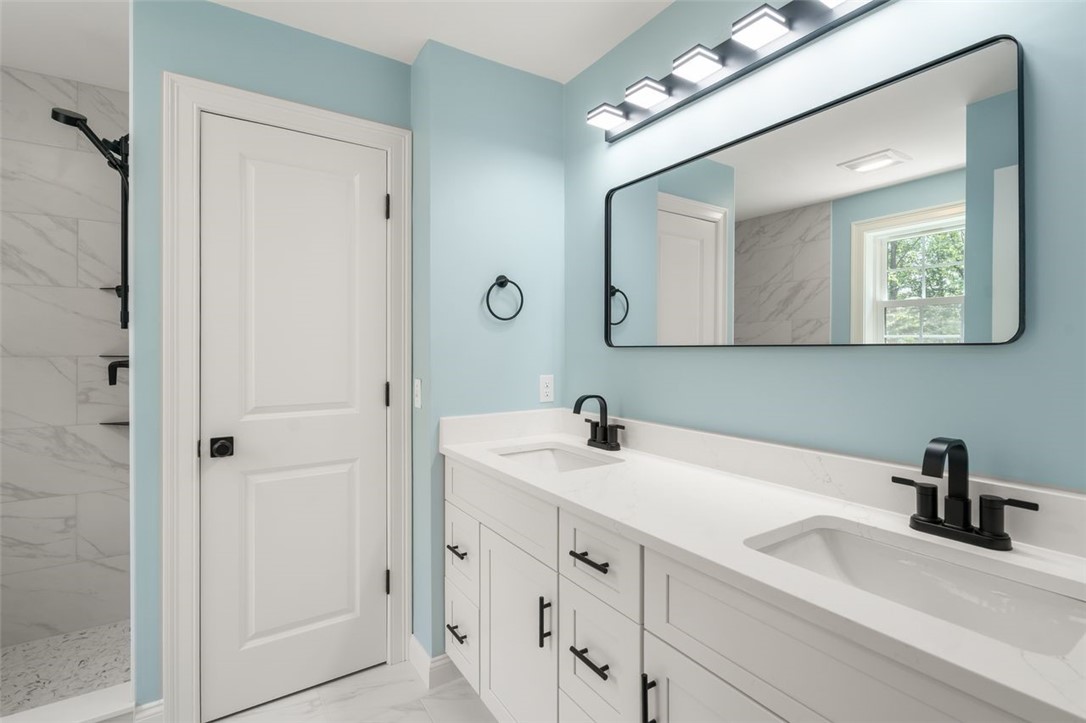 Cumberland, Rhode Island, 02864, United States, 3 Bedrooms Bedrooms, ,3 BathroomsBathrooms,Residential,For Sale,1991986