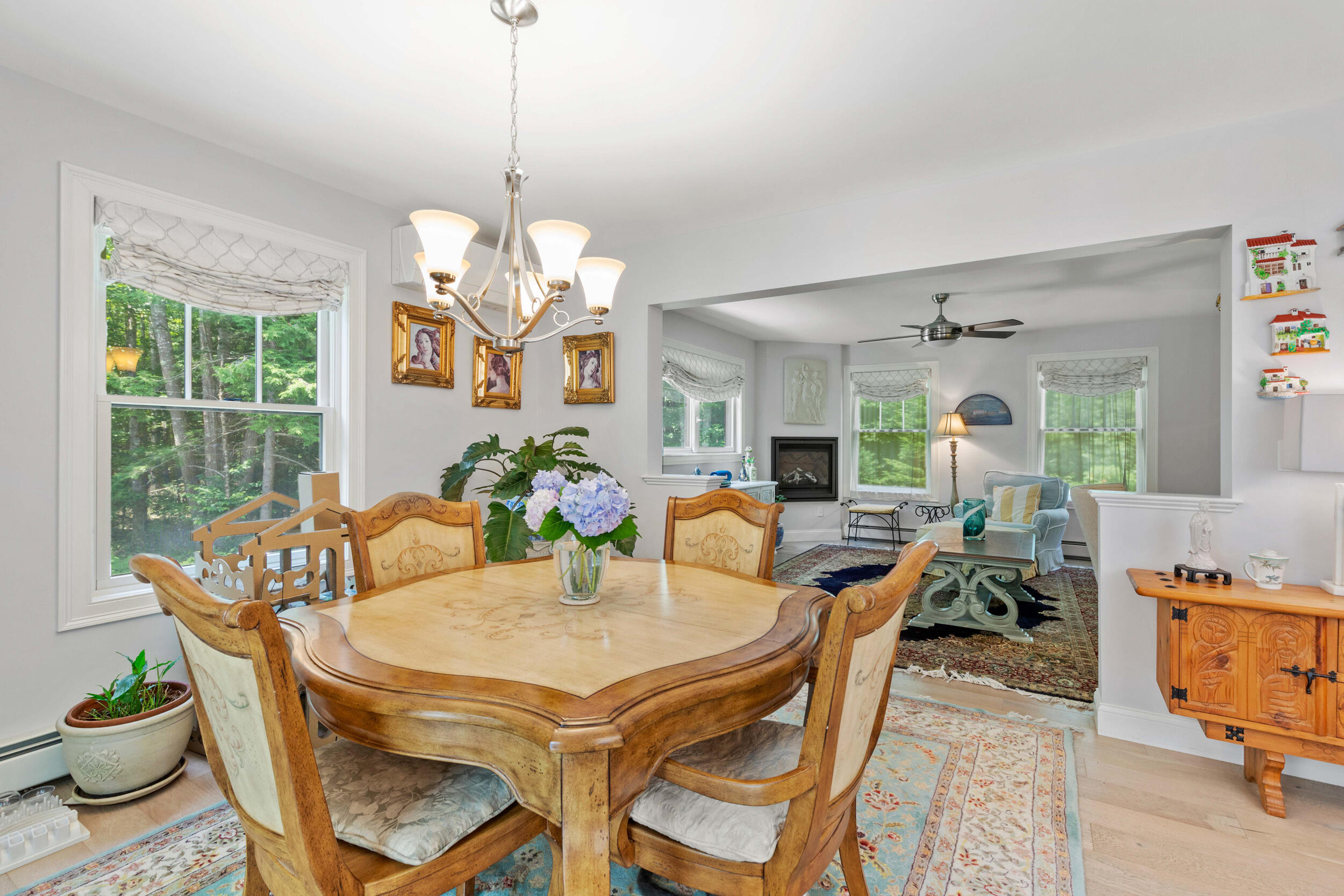 Falmouth, Maine, 04105, United States, 3 Bedrooms Bedrooms, ,3 BathroomsBathrooms,Residential,For Sale,1917362